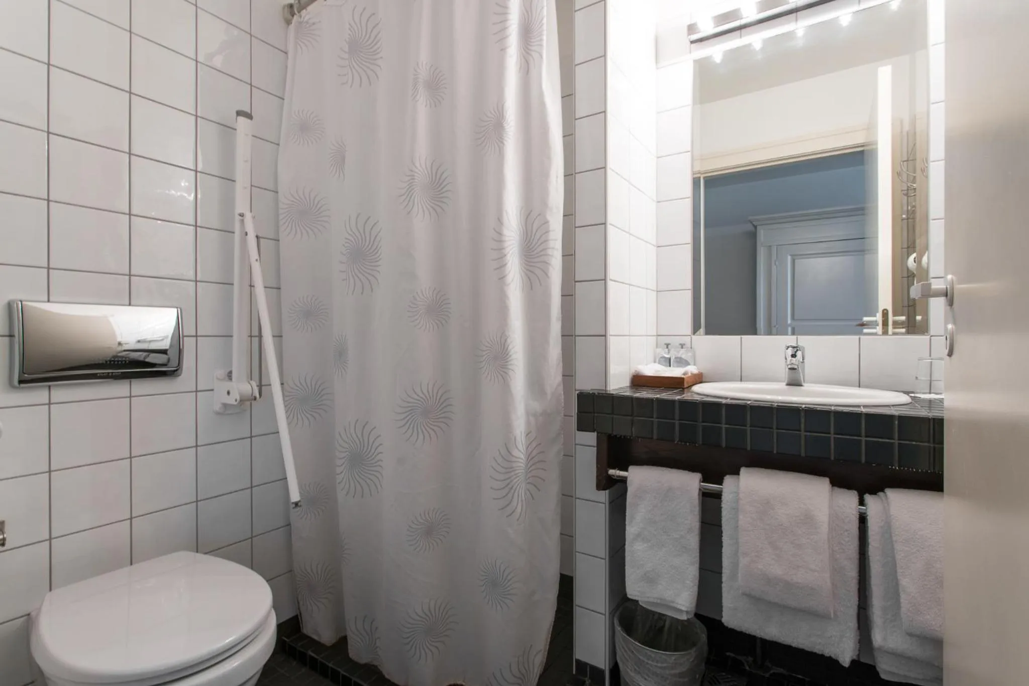 Bathroom in Hotel Búdir