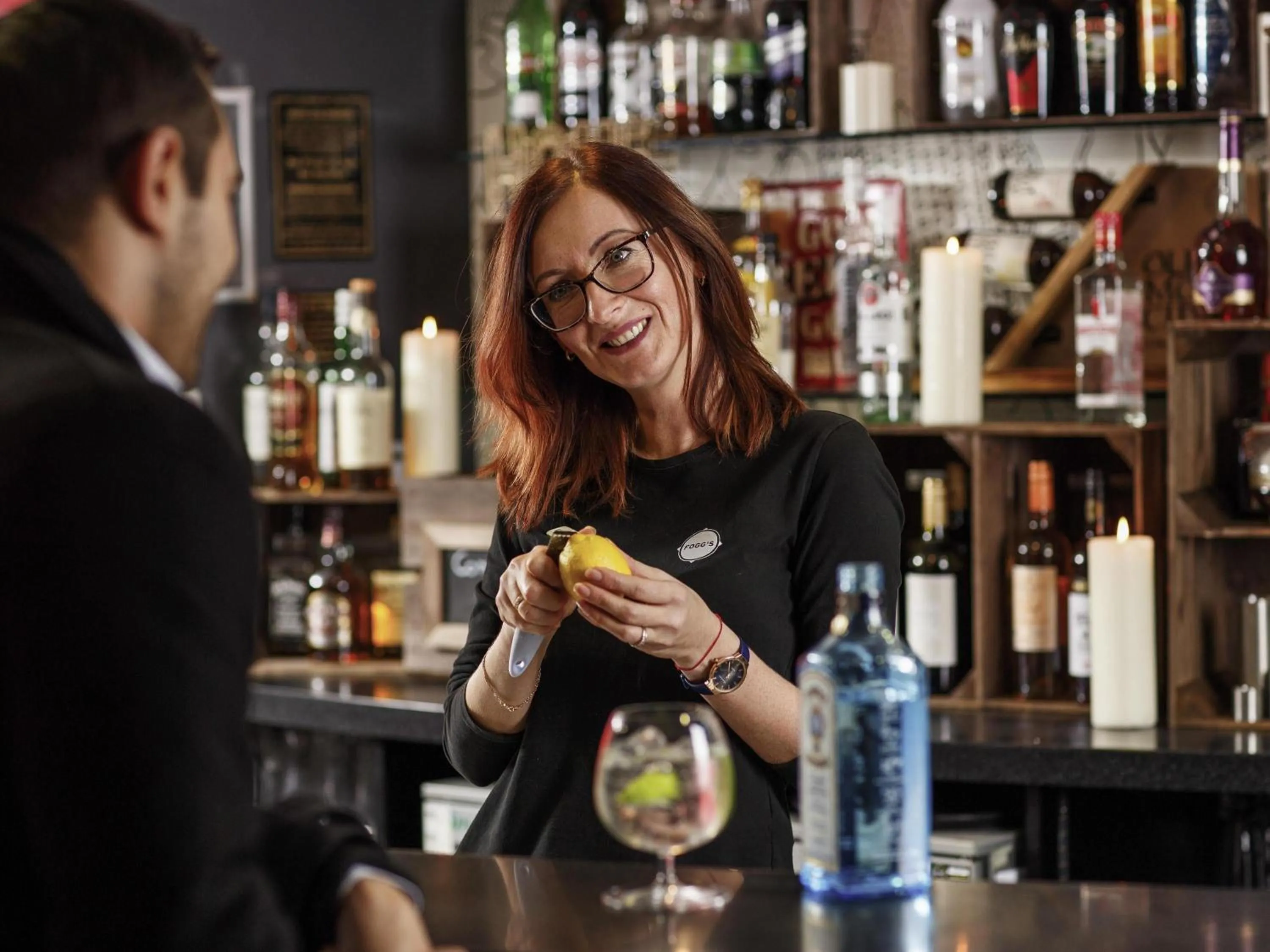 Lounge or bar in Ibis London Luton Airport