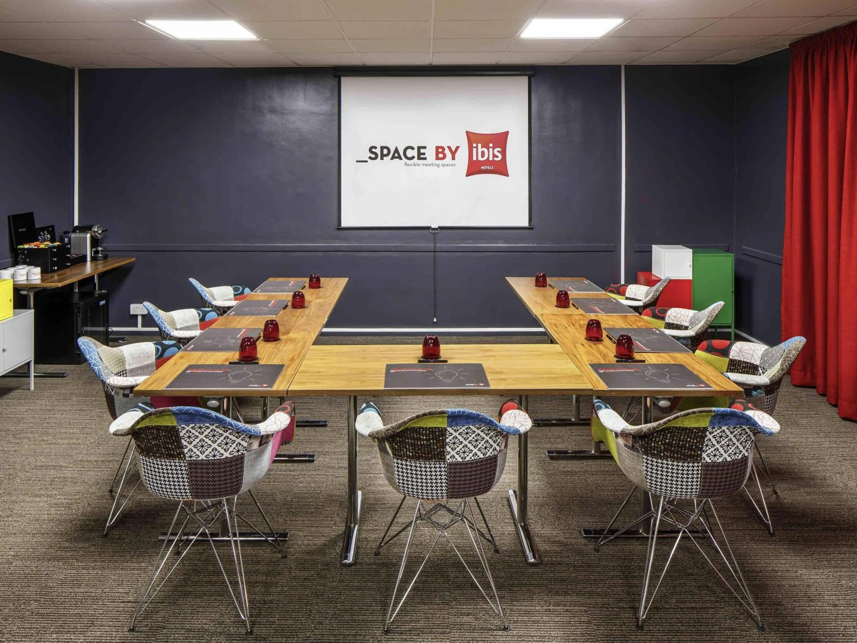 Meeting/conference room in Ibis London Luton Airport