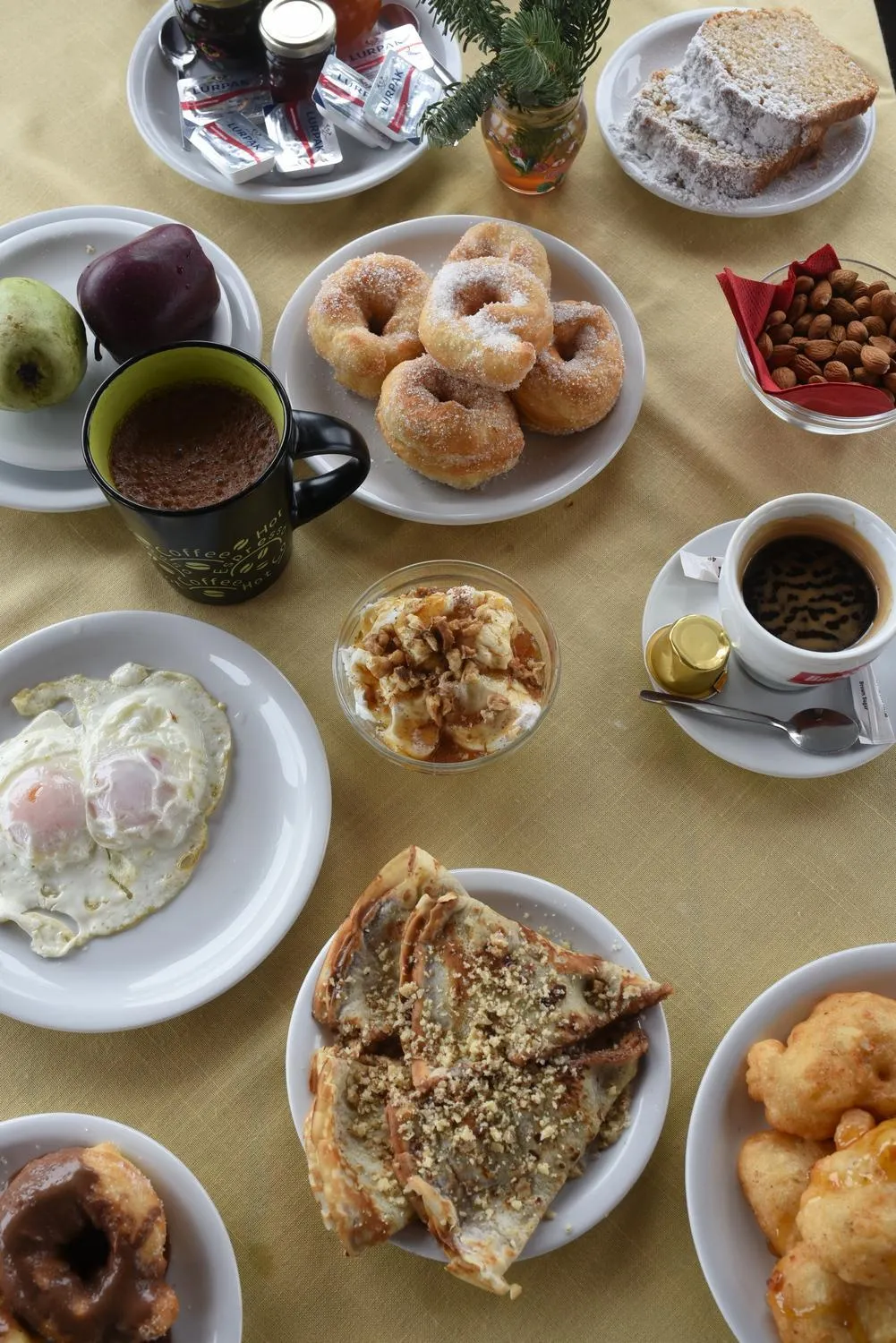 Breakfast in Ta Petrina