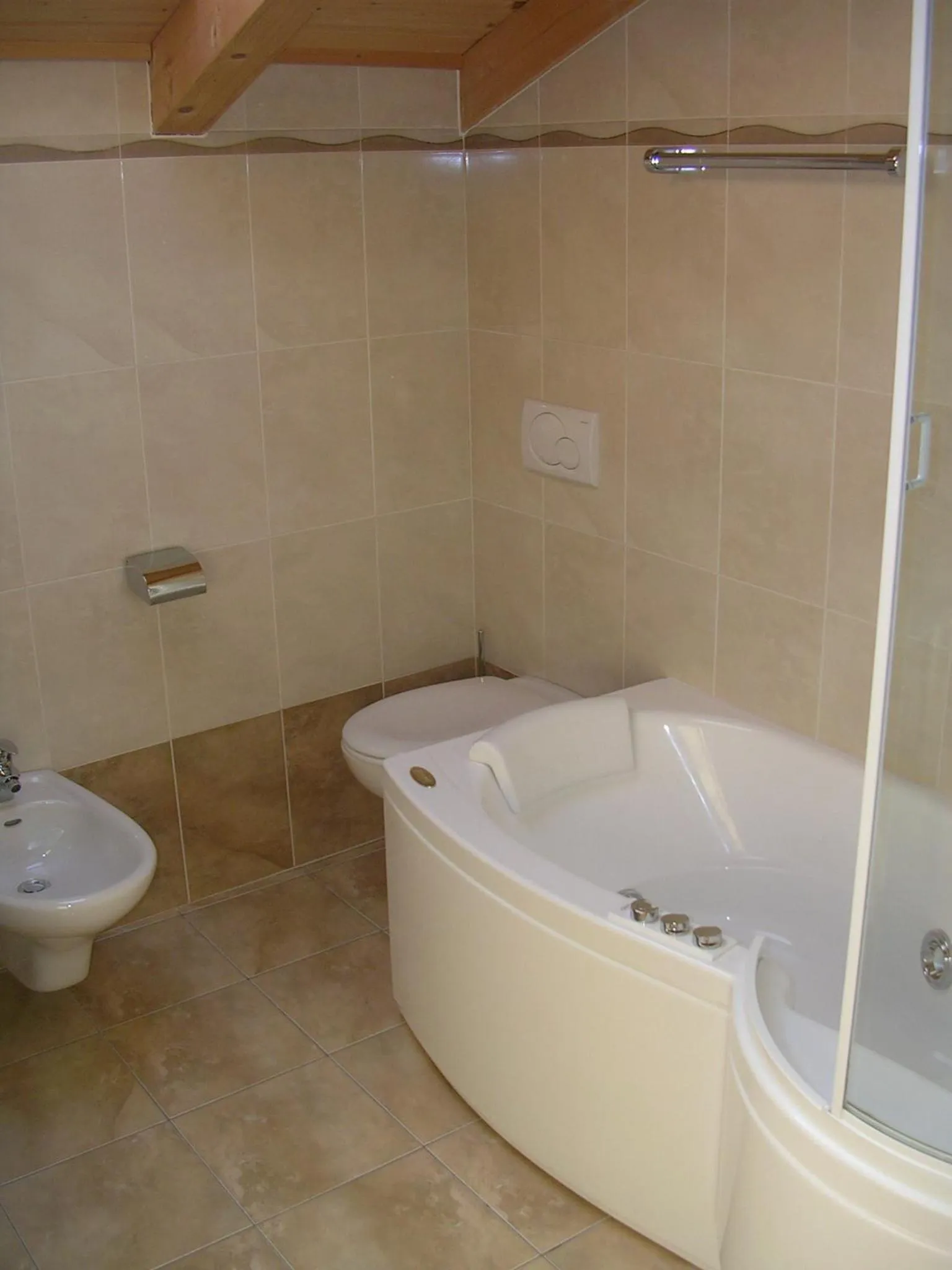 Bathroom in Garni La Tambra