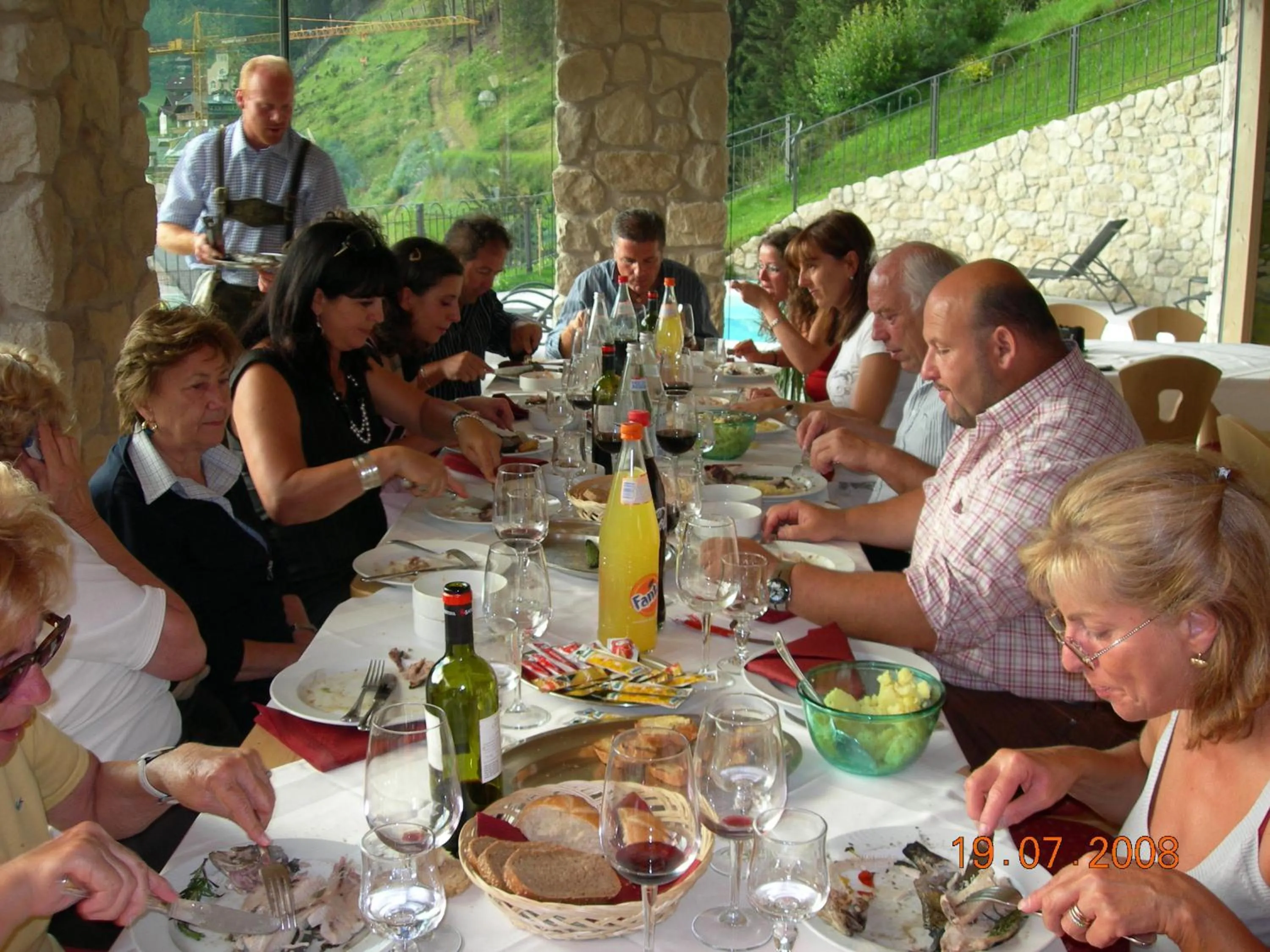 Restaurant/places to eat in Garni La Tambra