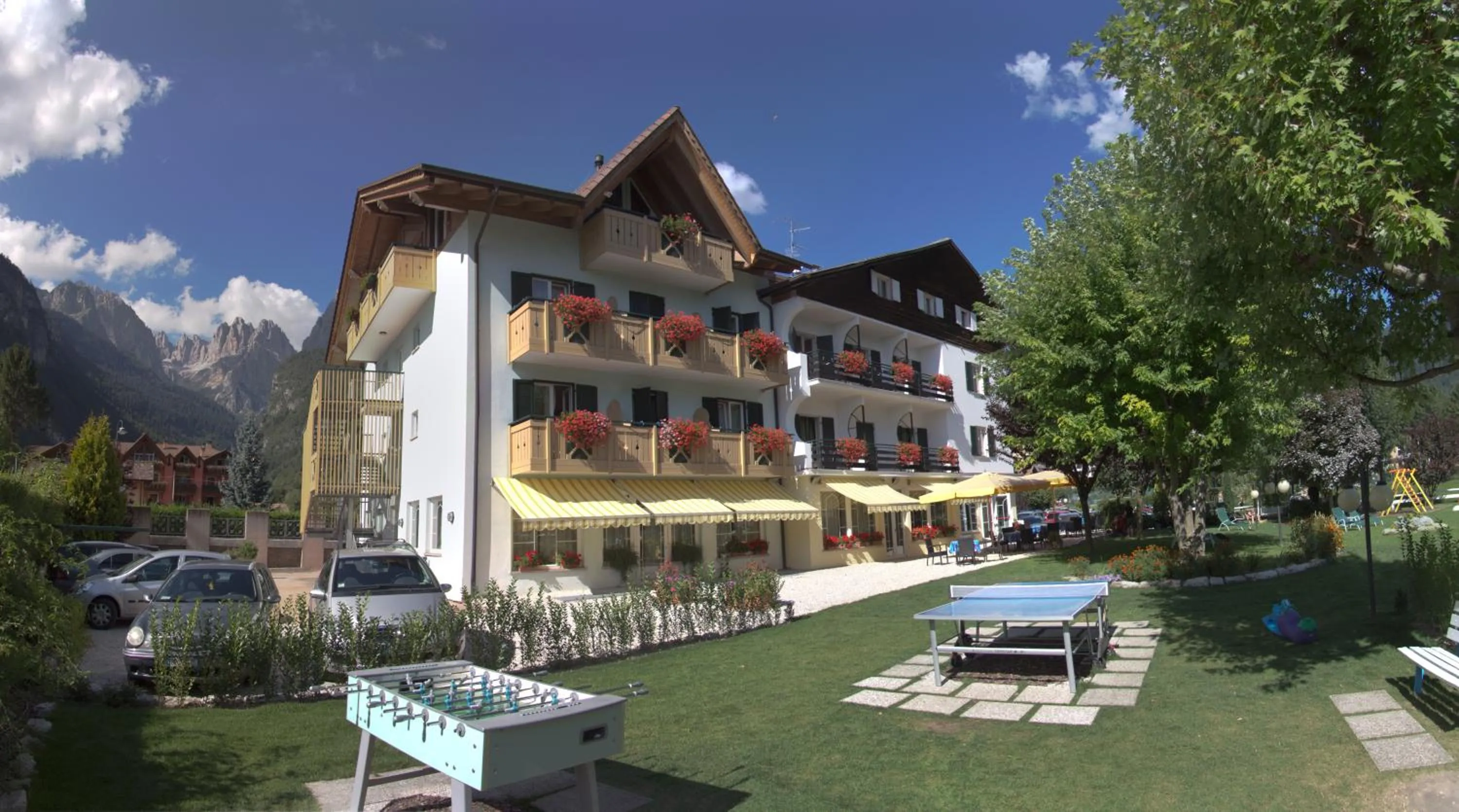 Children play ground in Garden Hotel Bellariva