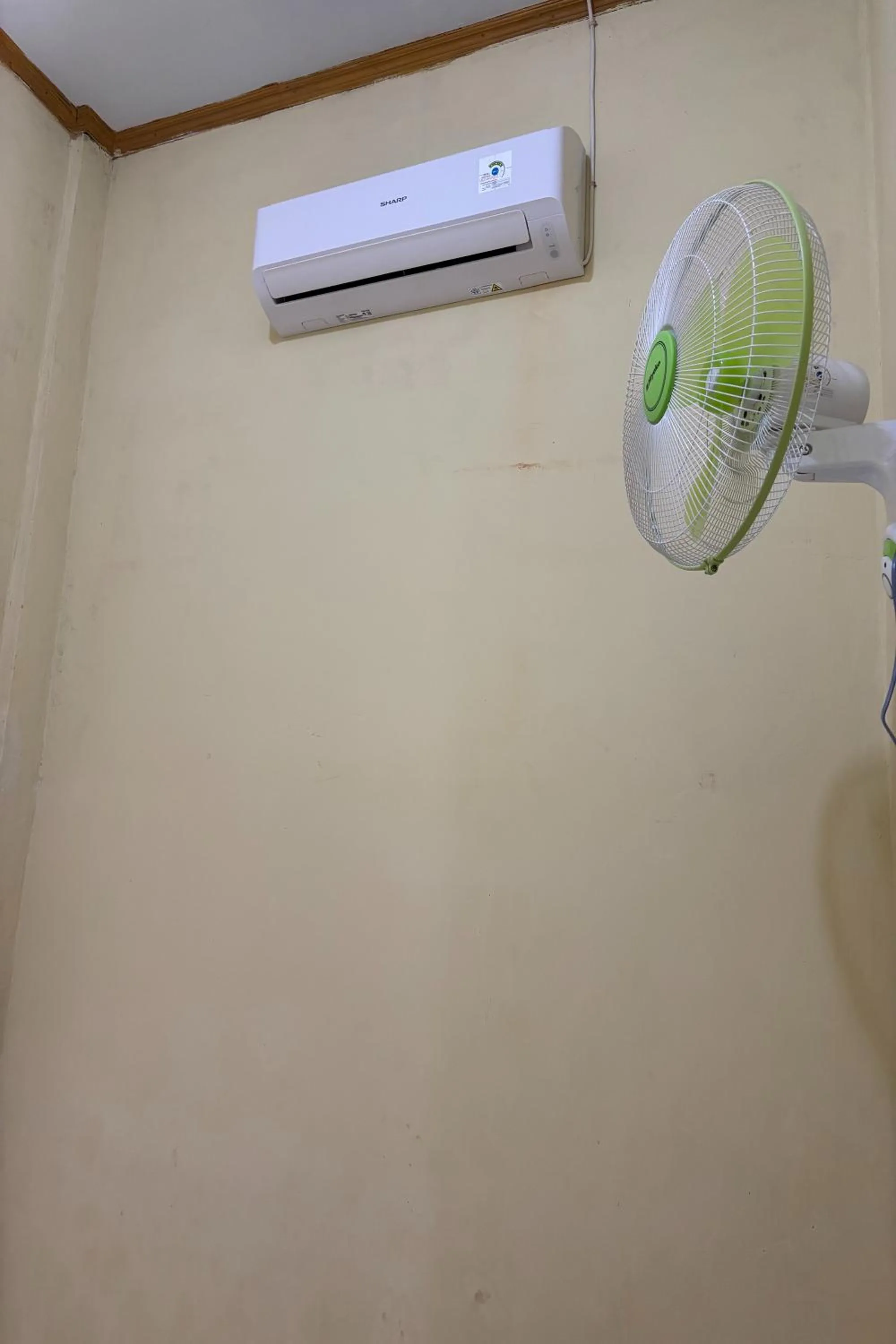 air conditioner in Waroeng Transit & Depary Homestay