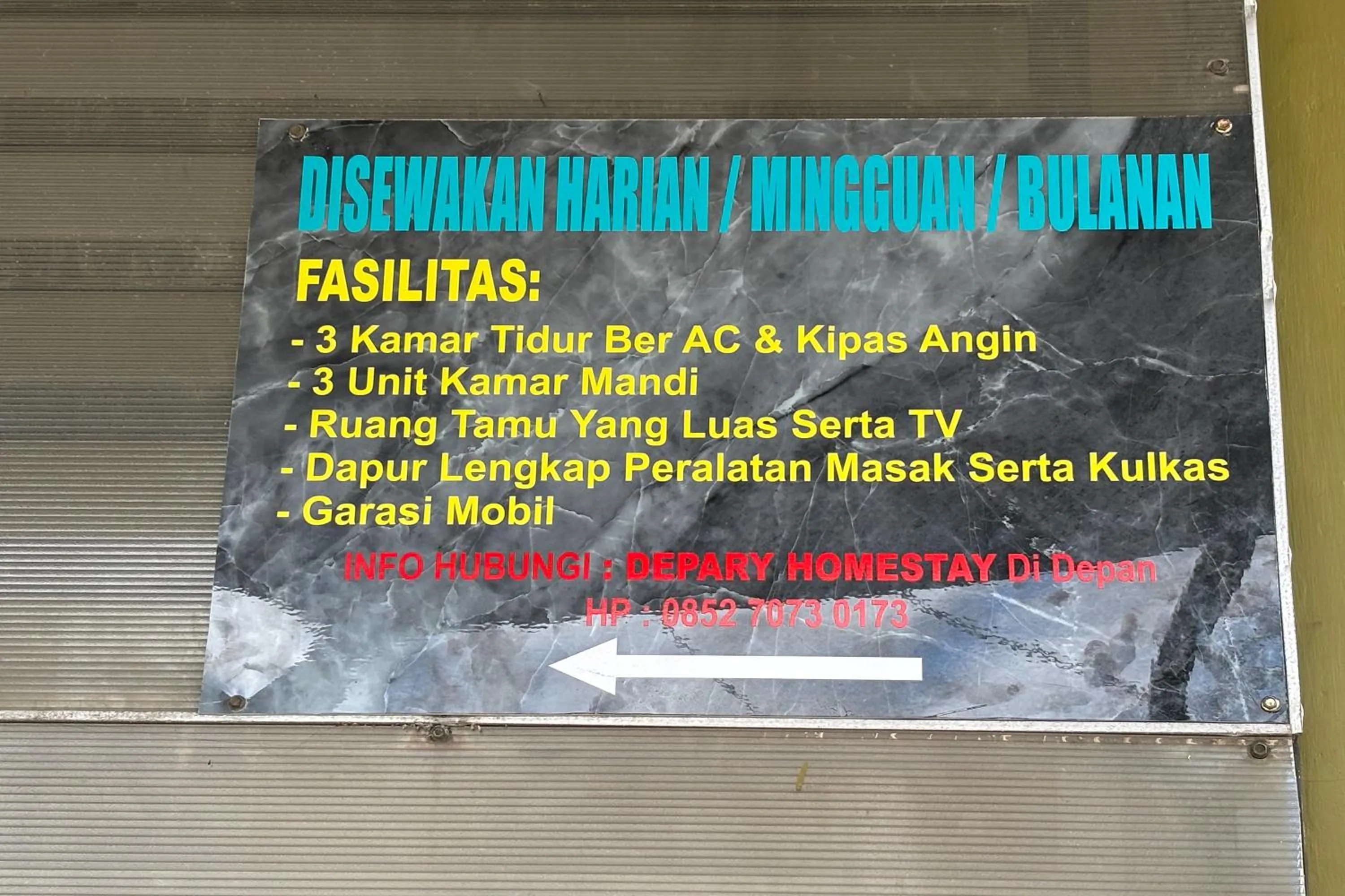 Text overlay in Waroeng Transit & Depary Homestay