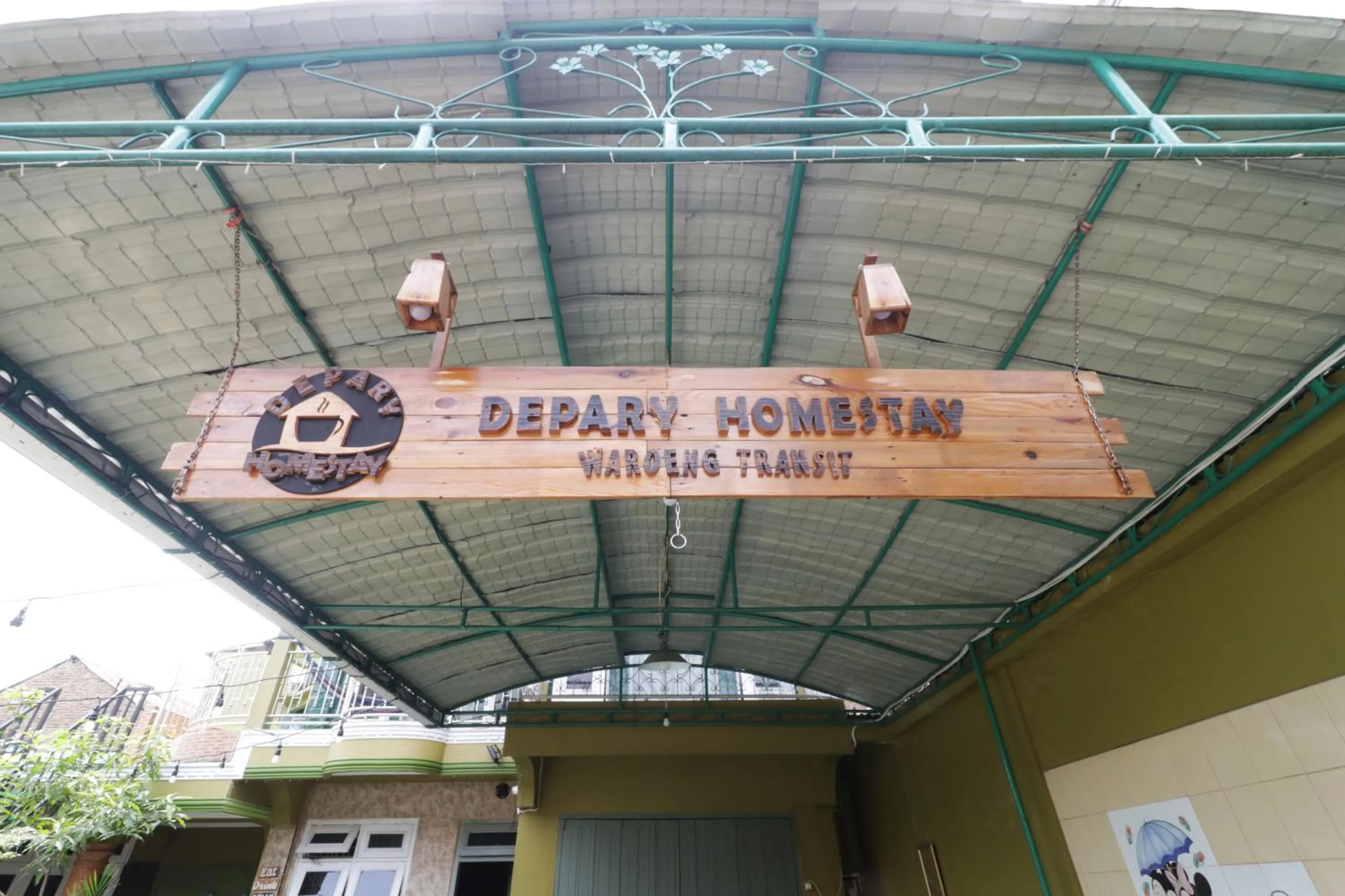 Property logo or sign in Waroeng Transit & Depary Homestay