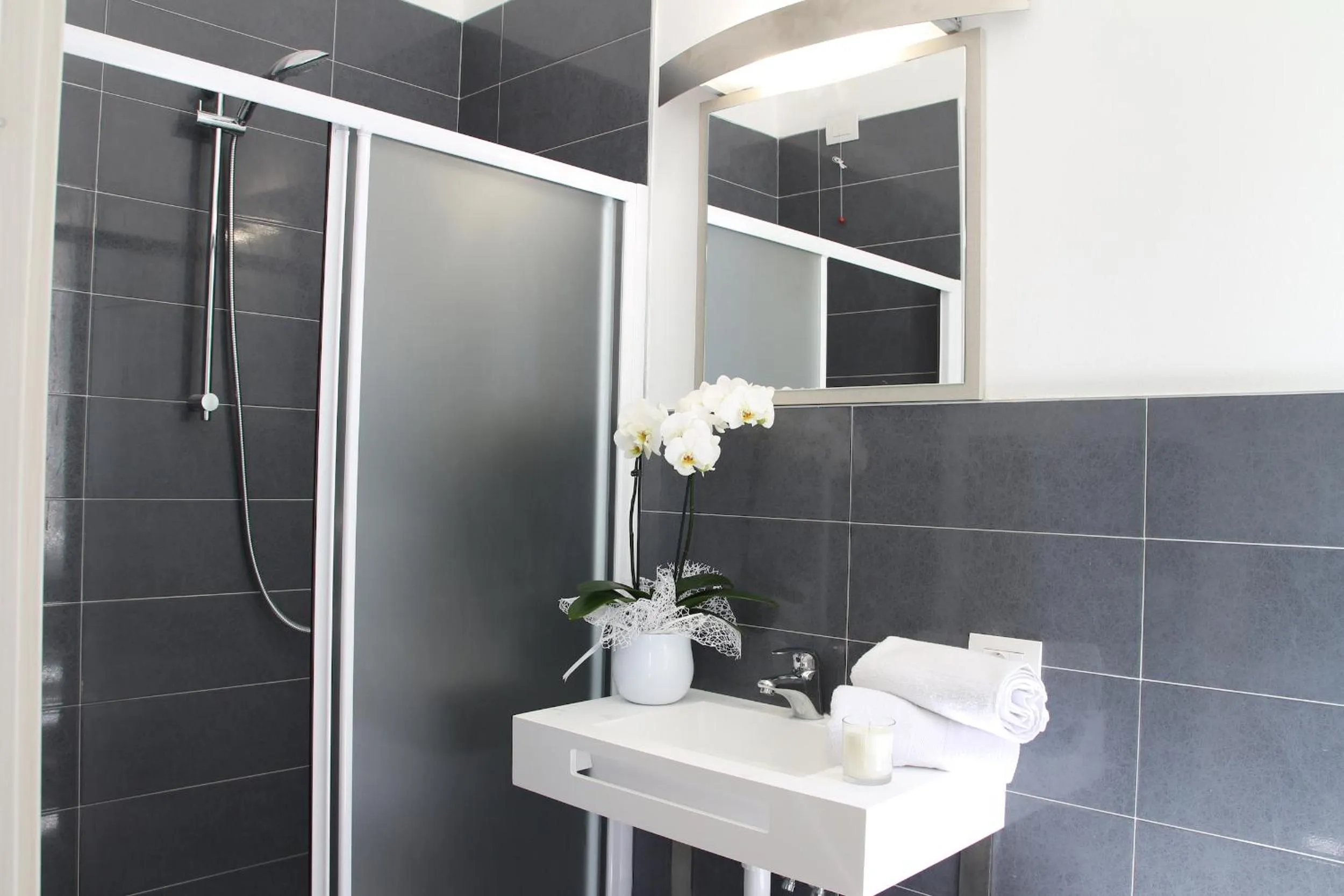 Shower in Hotel Arena