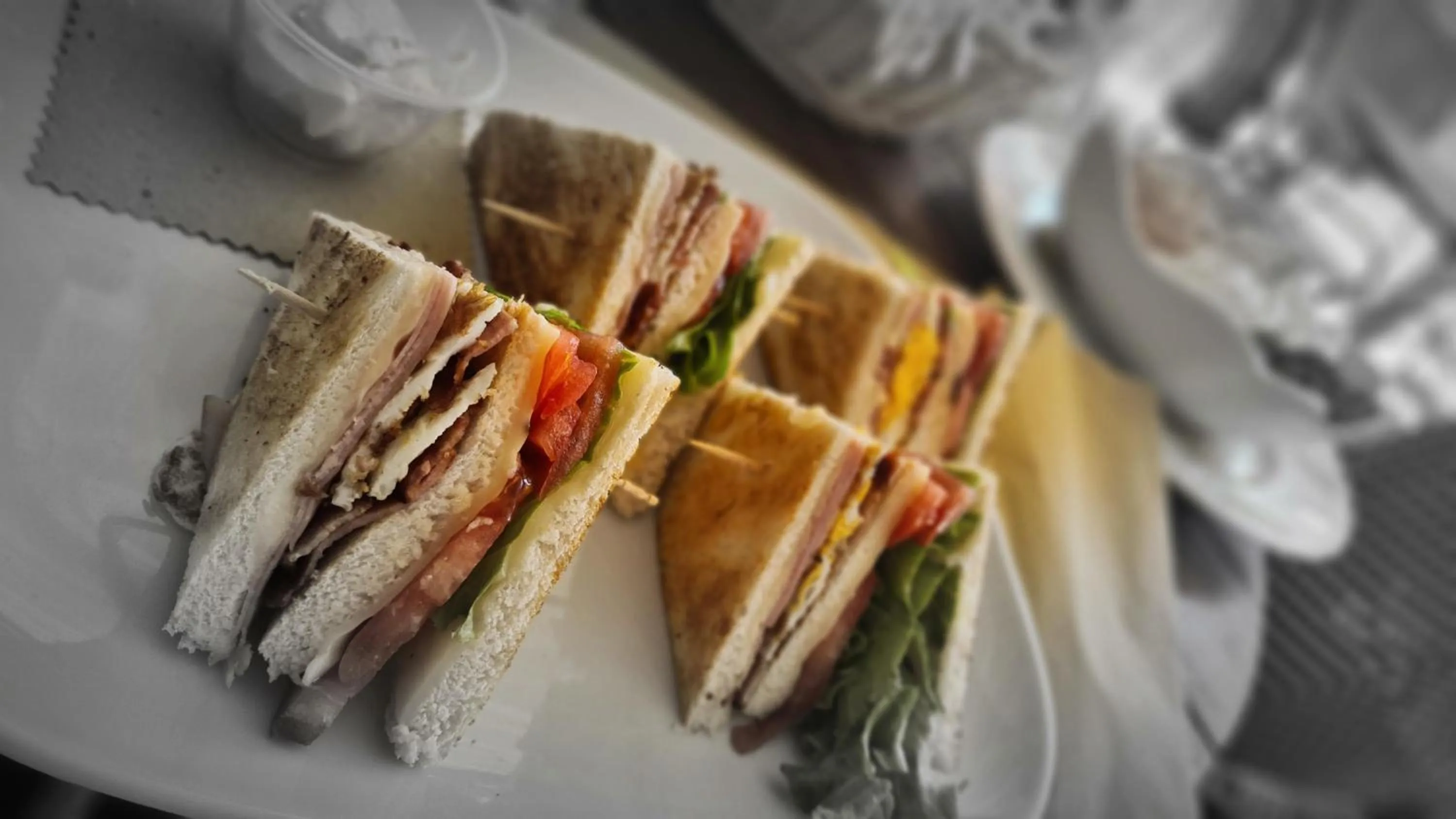 Restaurant/places to eat in Hotel Arena