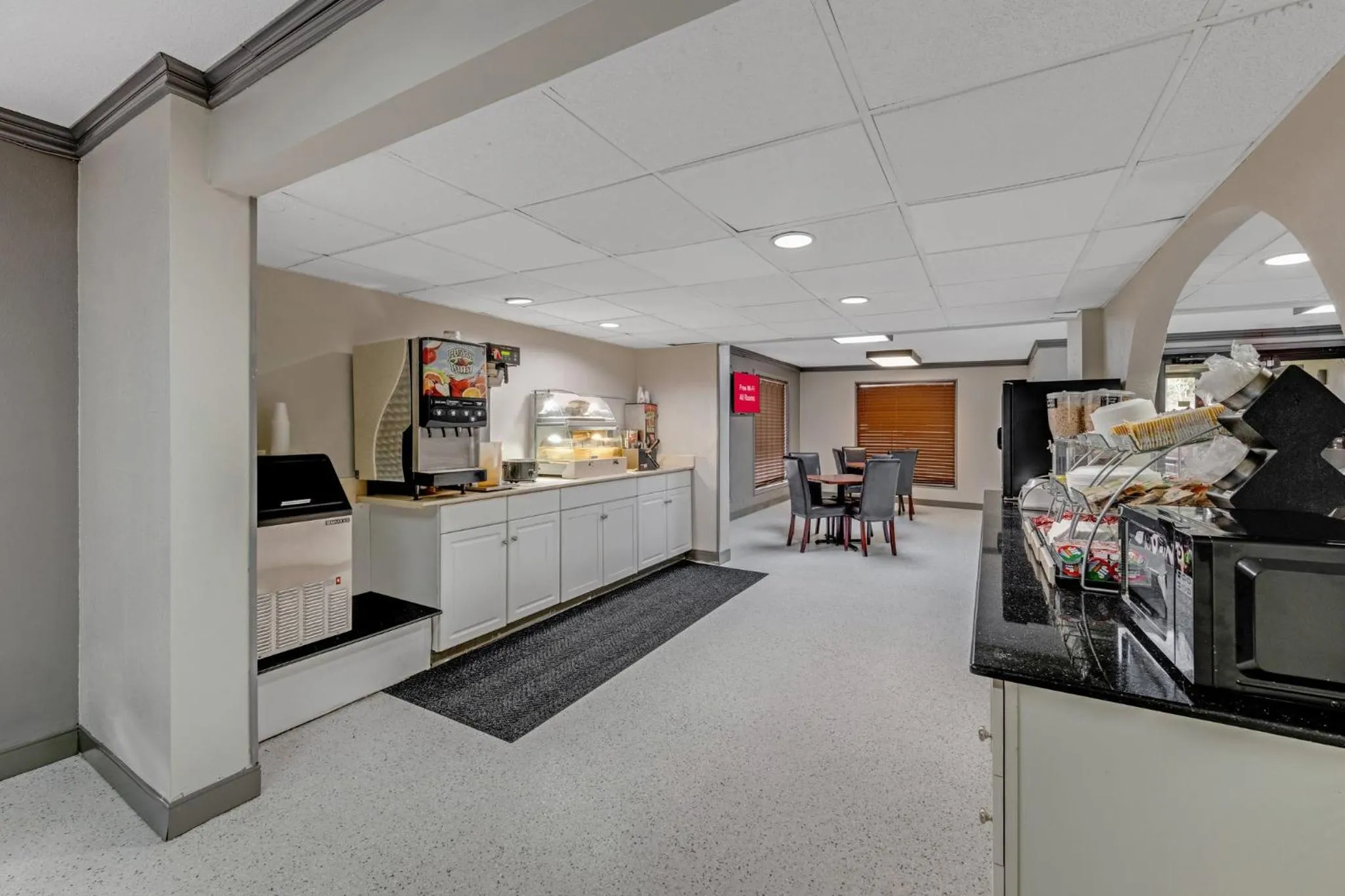 Breakfast in Red Roof Inn Kingsport