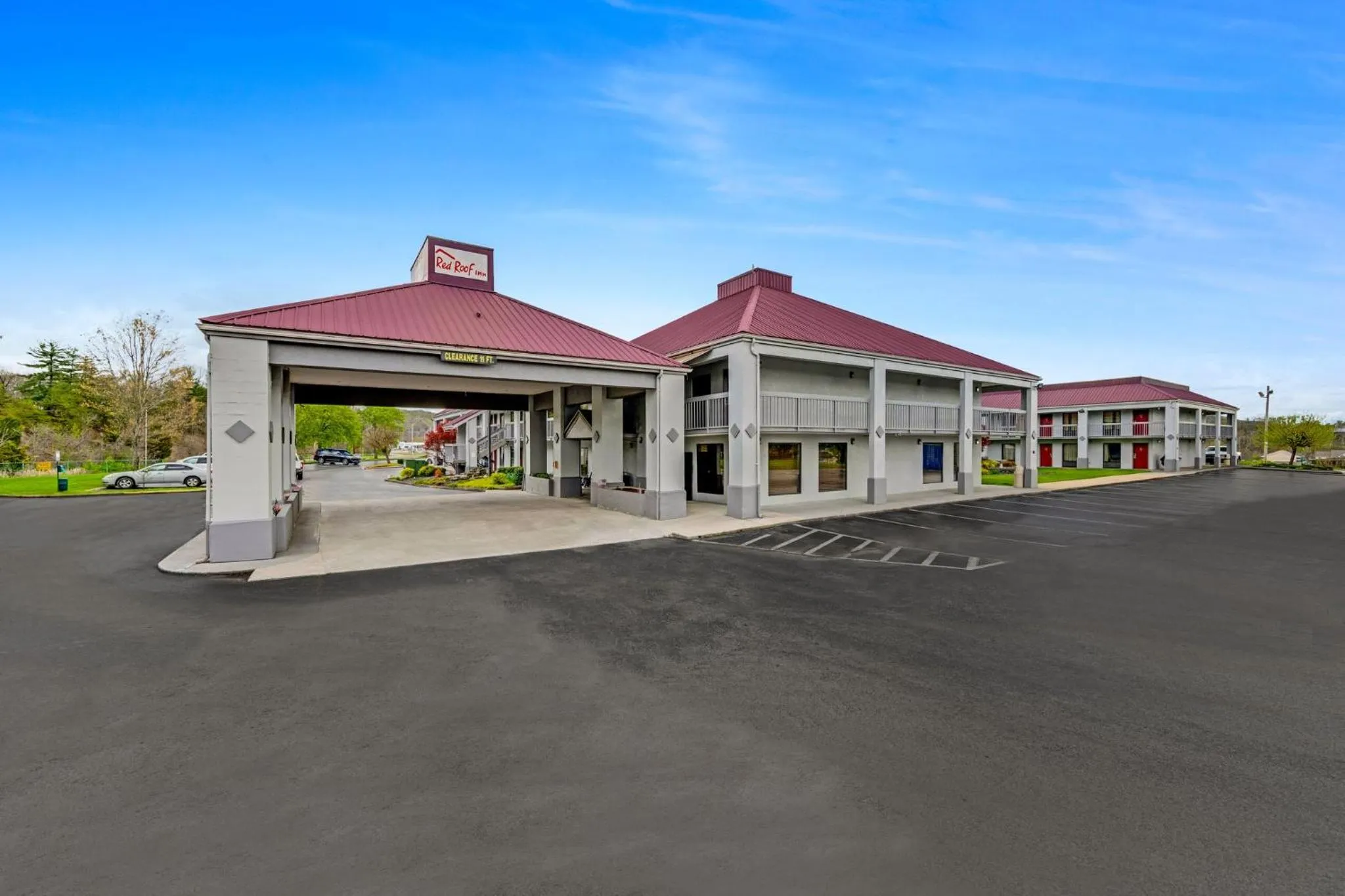 Property building in Red Roof Inn Kingsport
