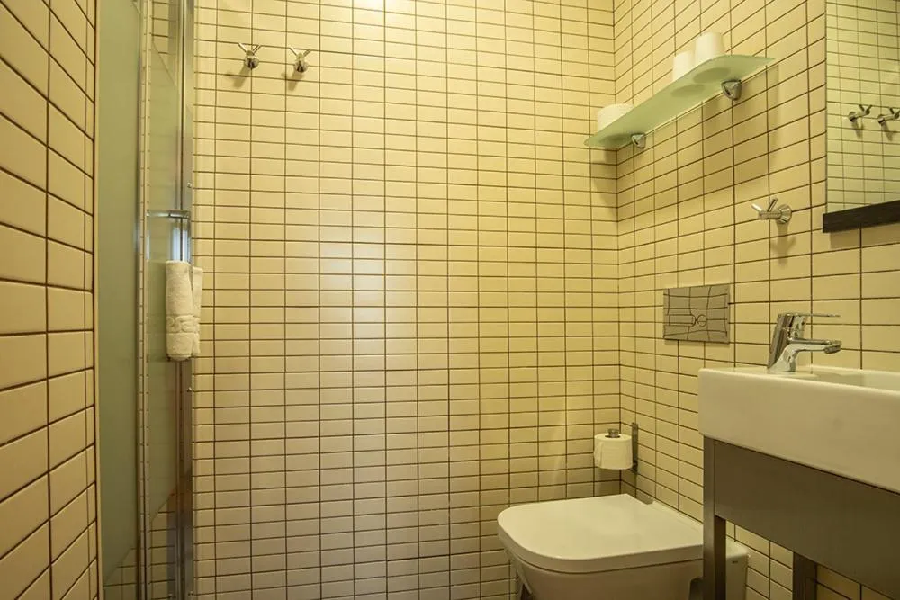 Shower in Riversuites