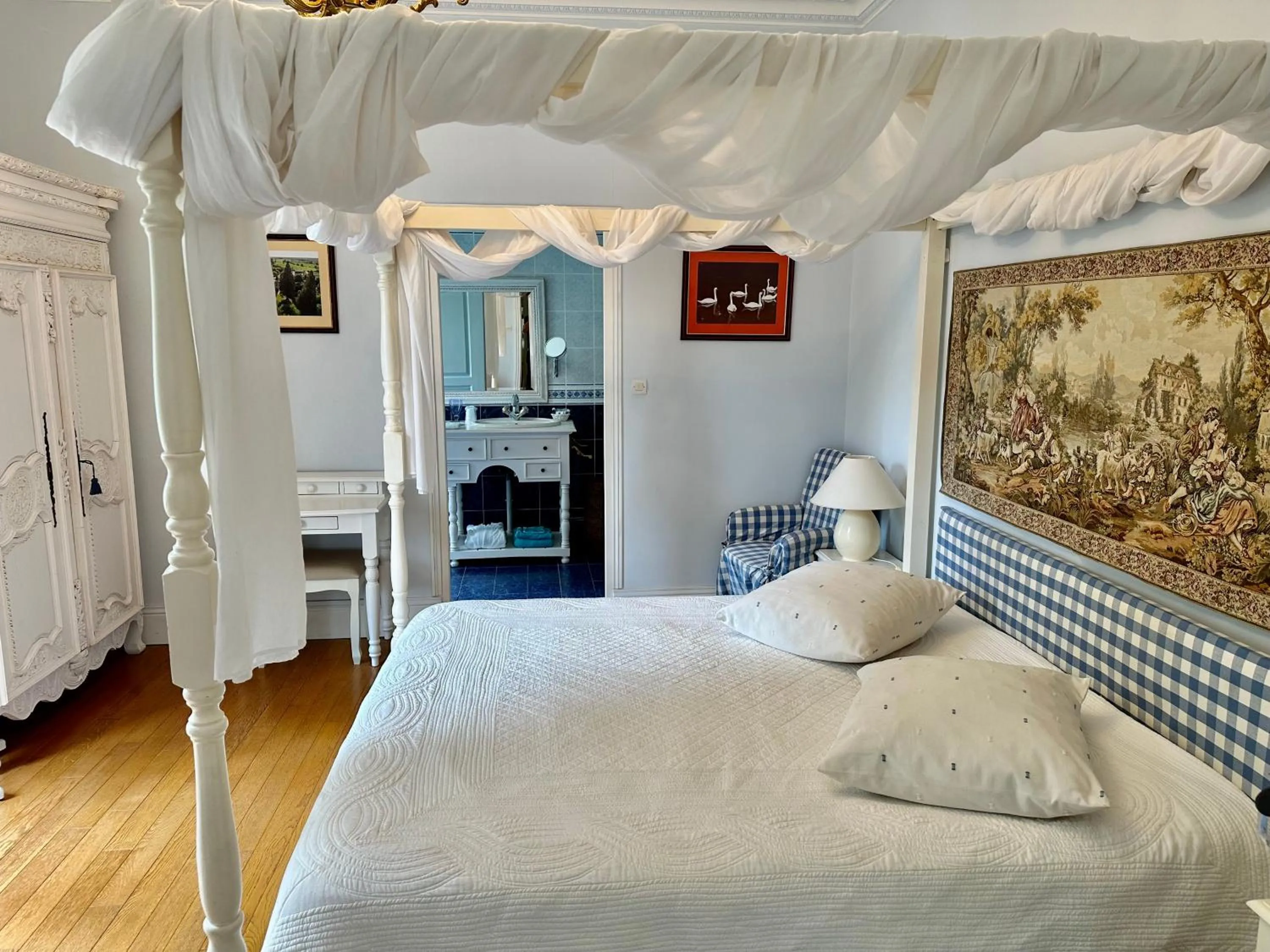 Bedroom, Bed in CHATEAU Les VALLÉES
