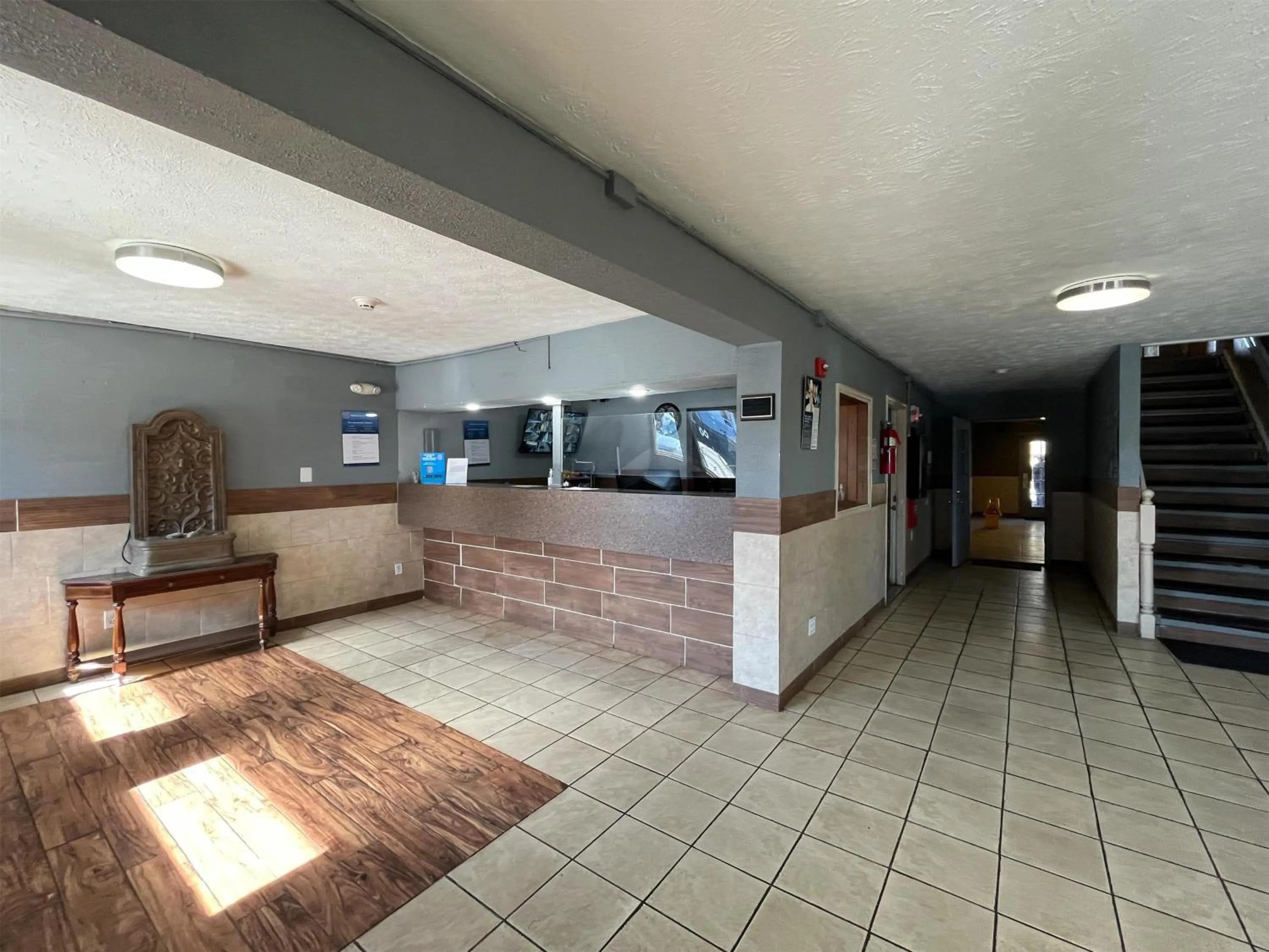 Lobby or reception in Studio 6 Suites Hurricane, WV