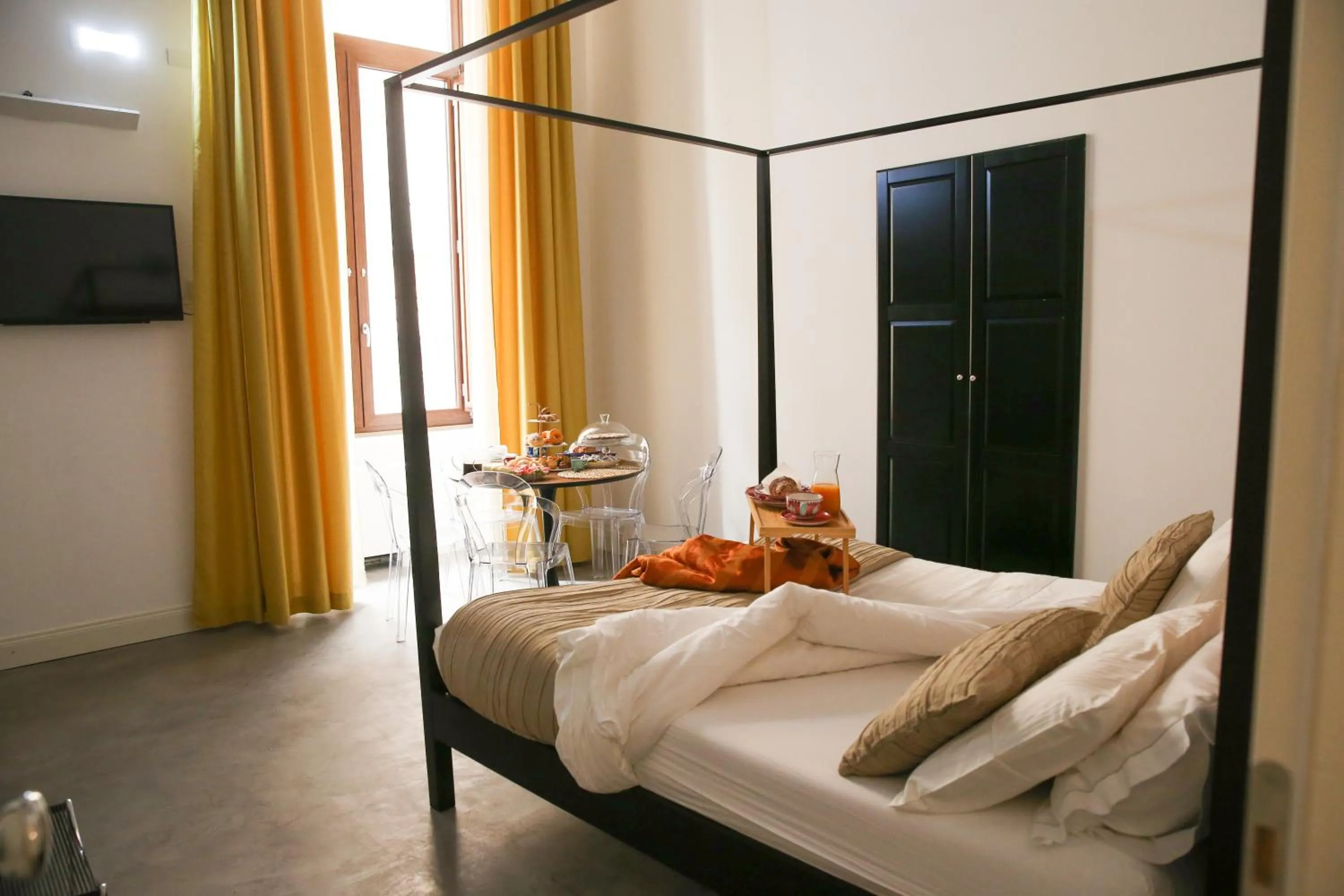 Bed in B&B Salerno al Duomo