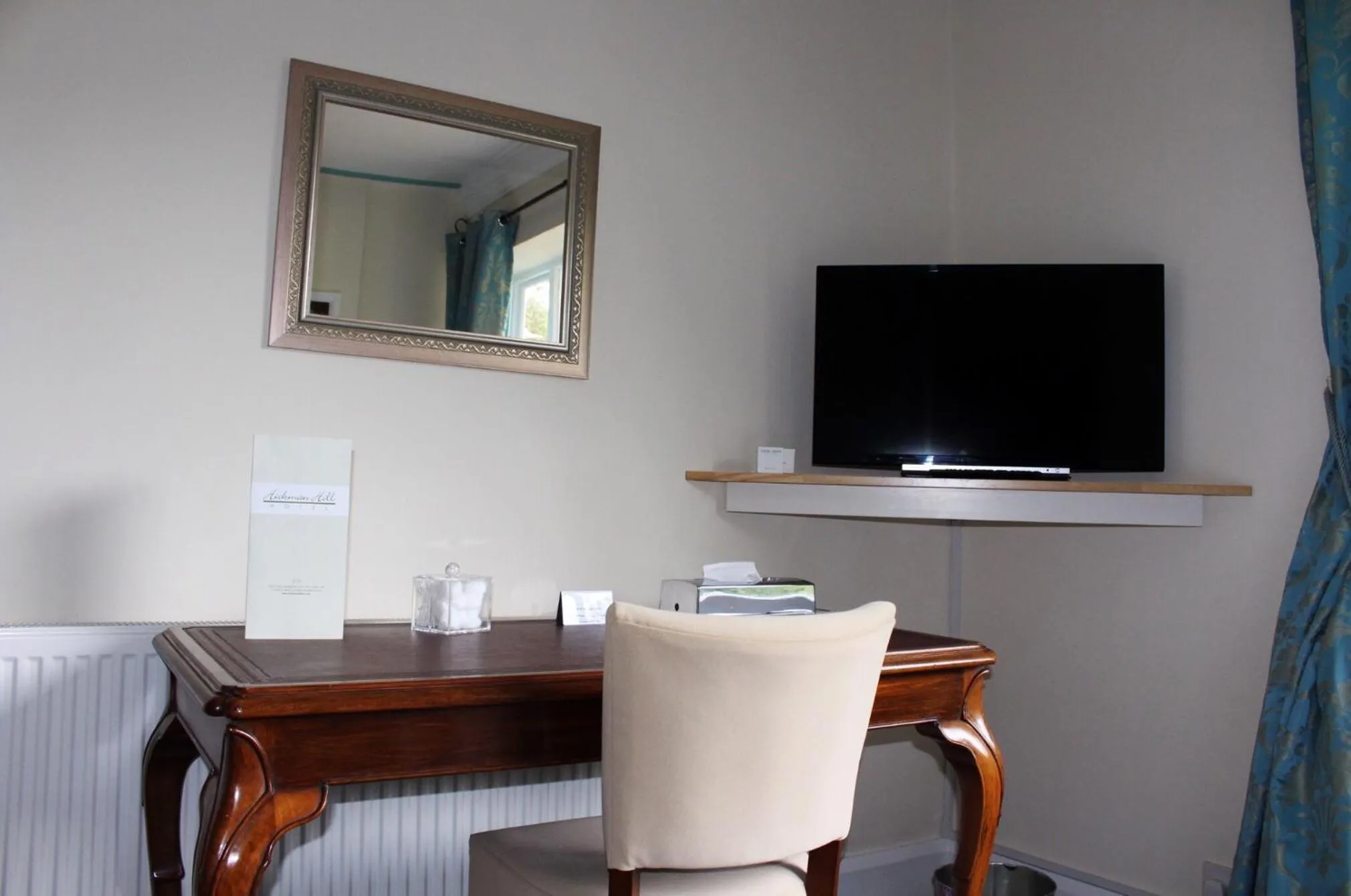 TV and multimedia in Hickman Hill Hotel