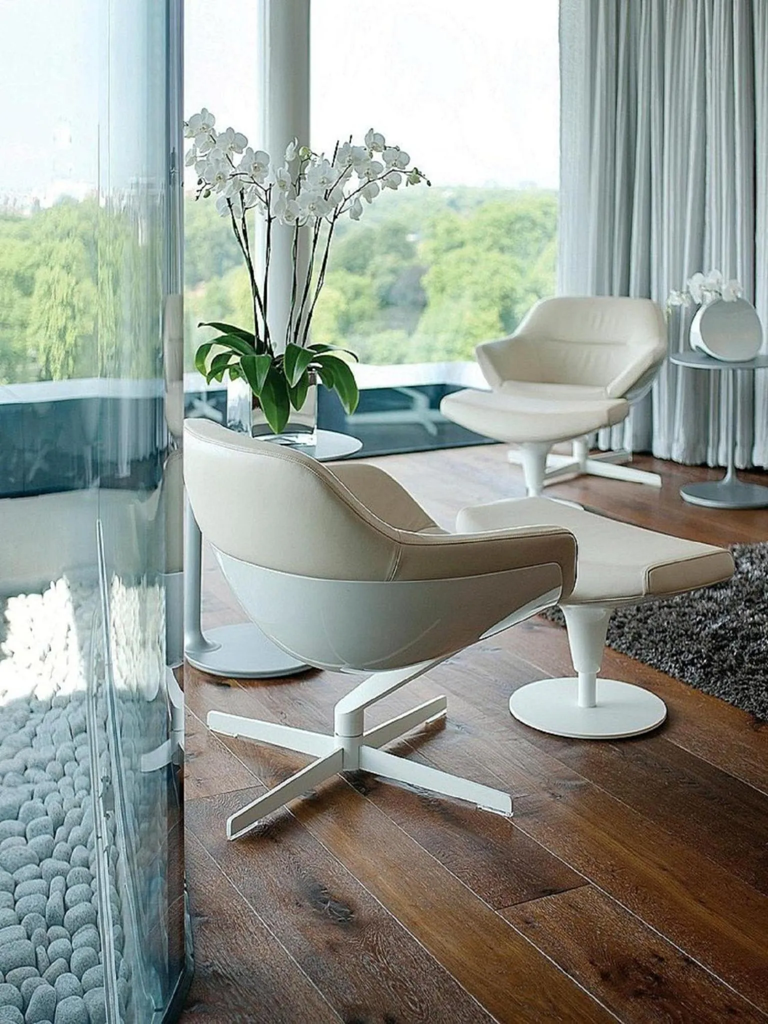 Seating area in Four Seasons Hotel London at Park Lane