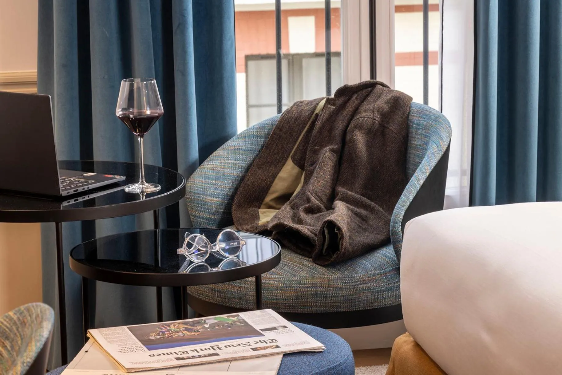 Bedroom in Victoria Palace Hotel