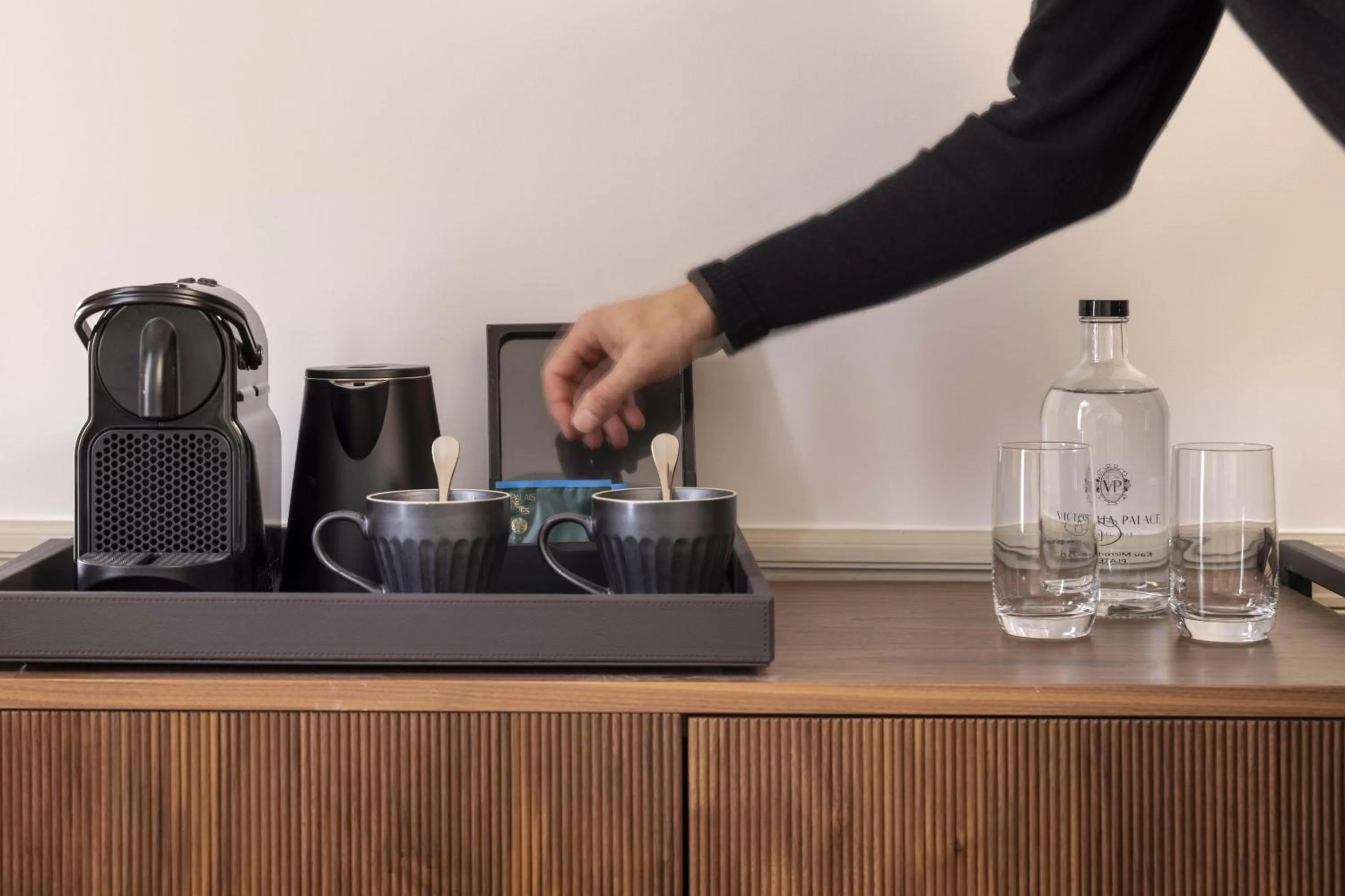 Coffee/tea facilities in Victoria Palace Hotel