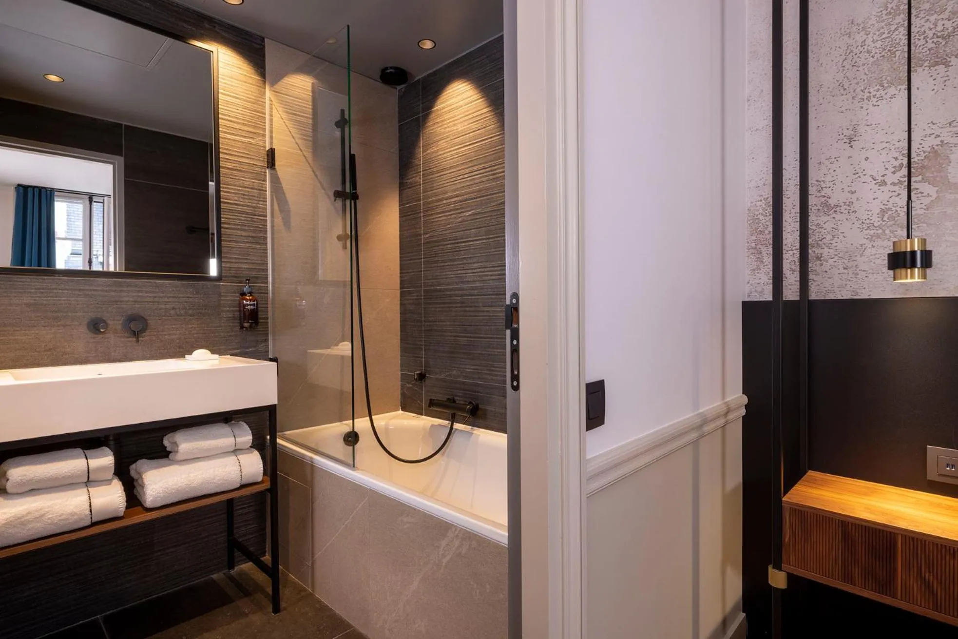 Bathroom in Victoria Palace Hotel