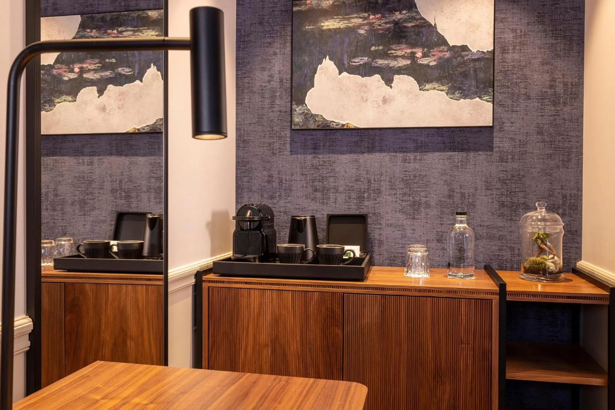 Bedroom in Victoria Palace Hotel