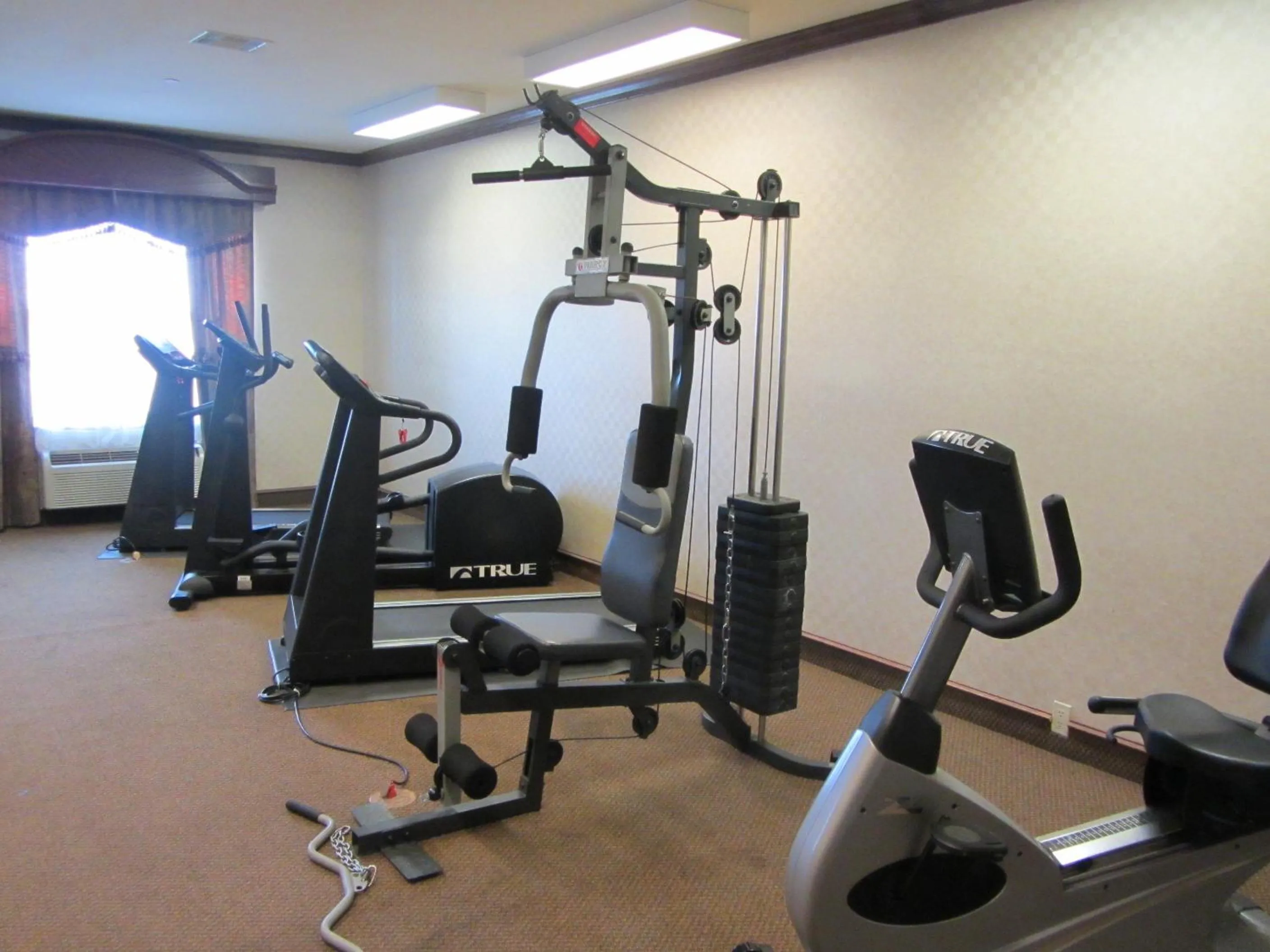 Fitness centre/facilities in Country Inn & Suites by Radisson, Amarillo I-40 West, TX