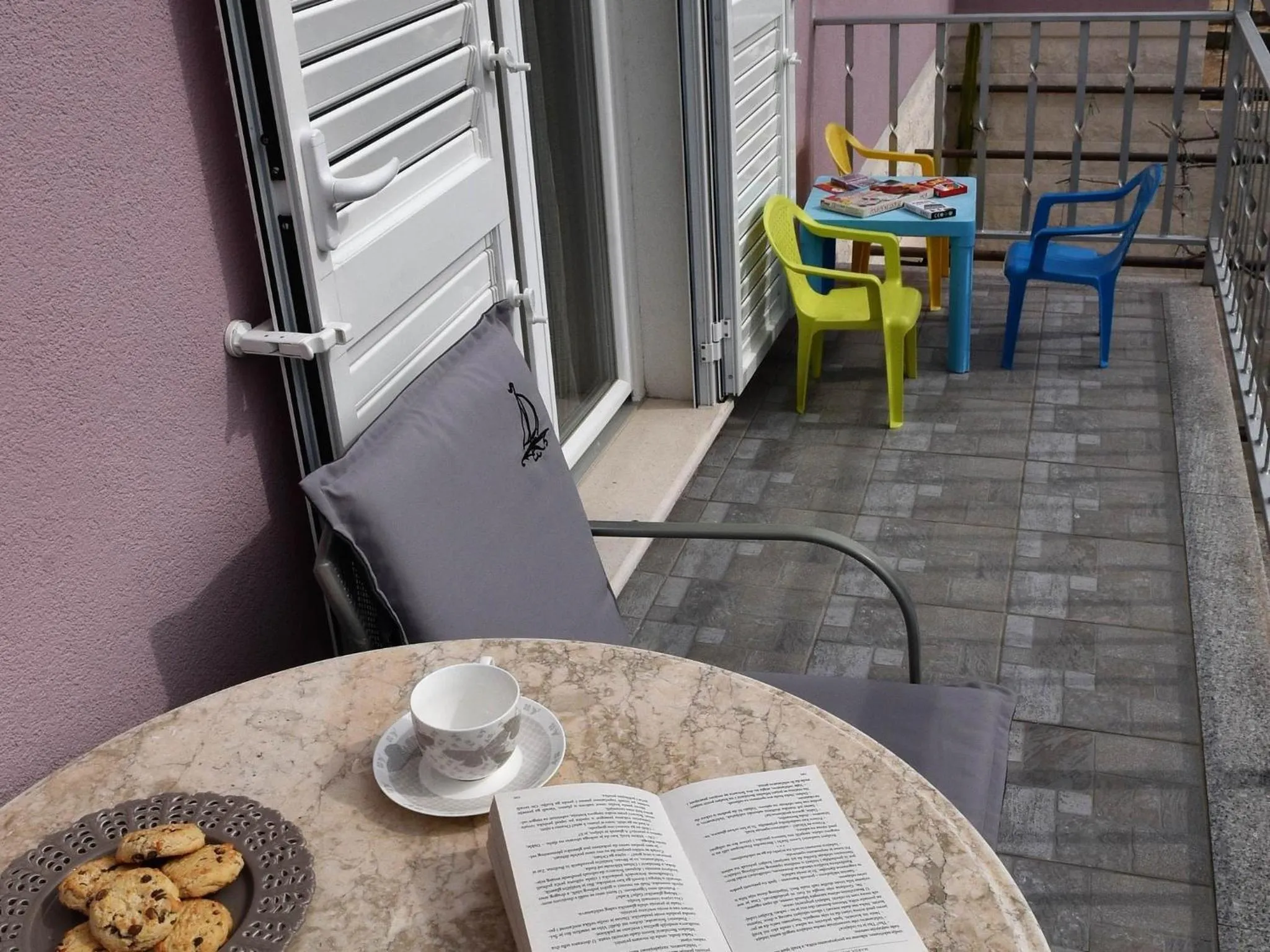 Balcony/Terrace in Apartment Manigo