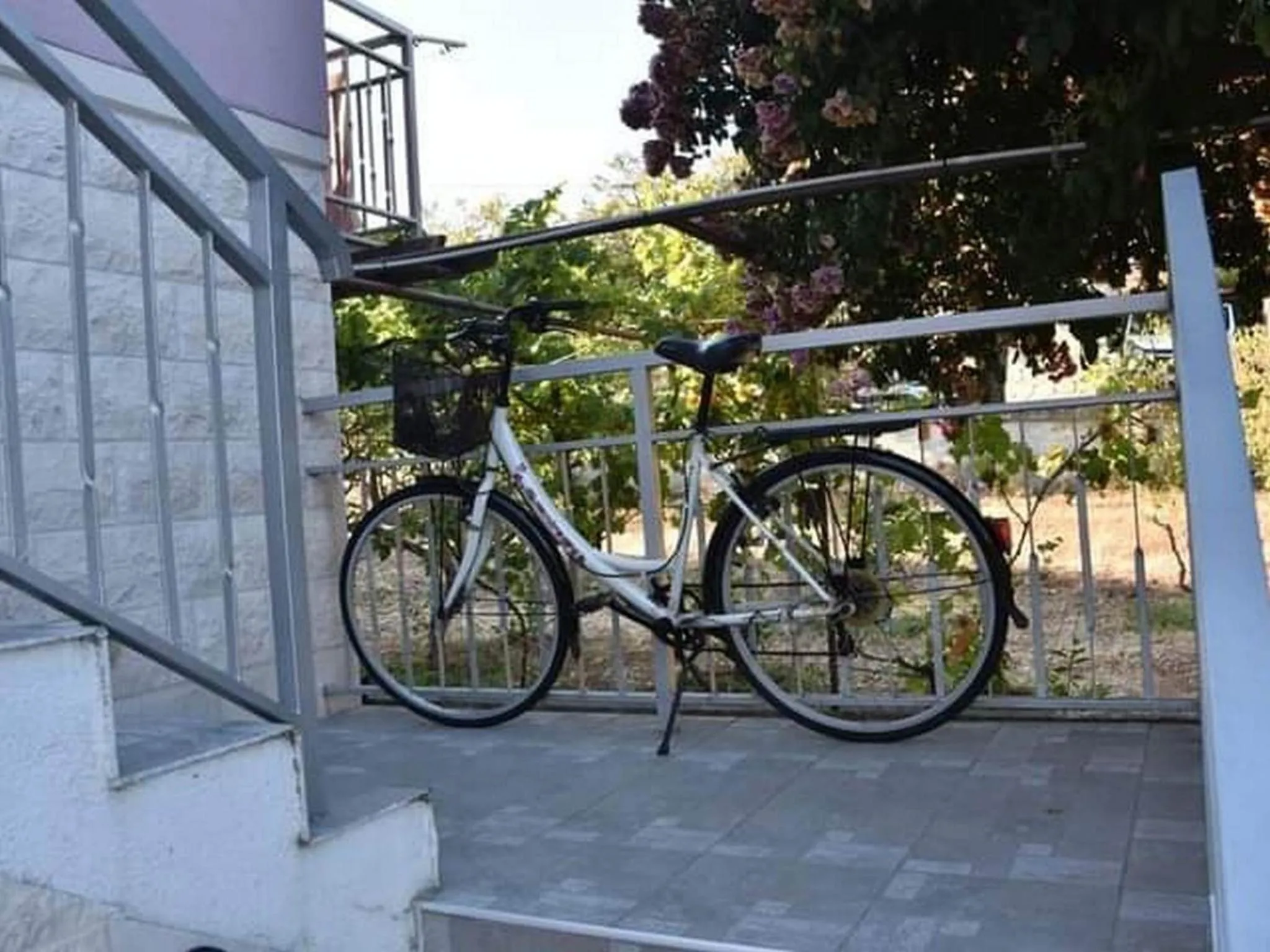 Property building in Apartment Manigo