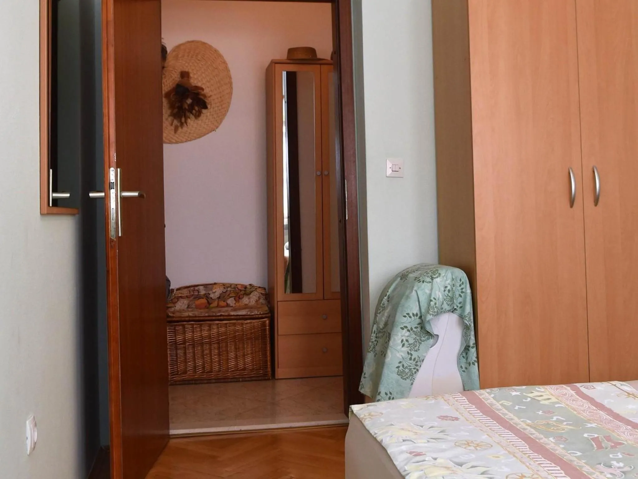 Bedroom, Bed in Apartment Manigo