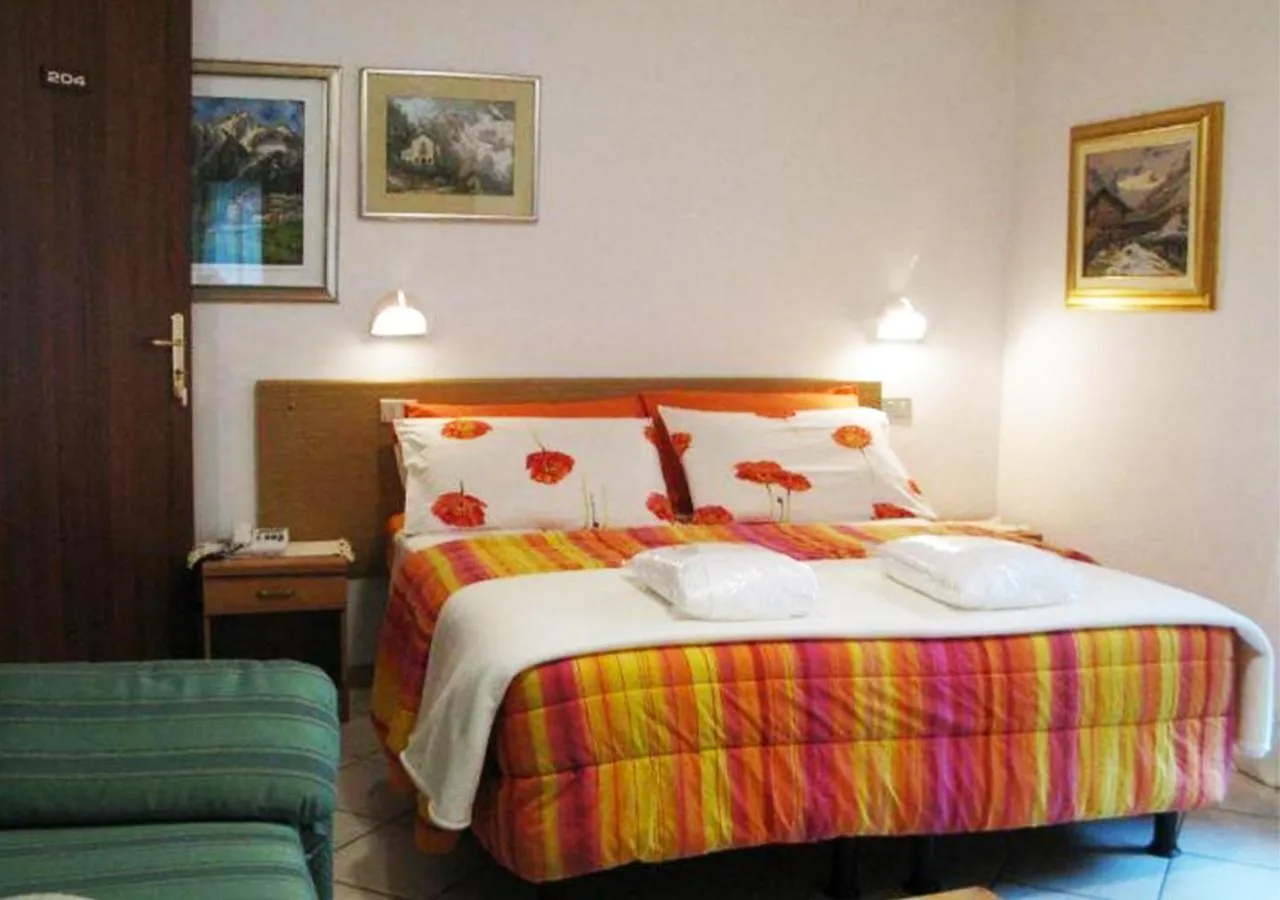 Photo of the whole room, Bed in Hotel Bucaneve