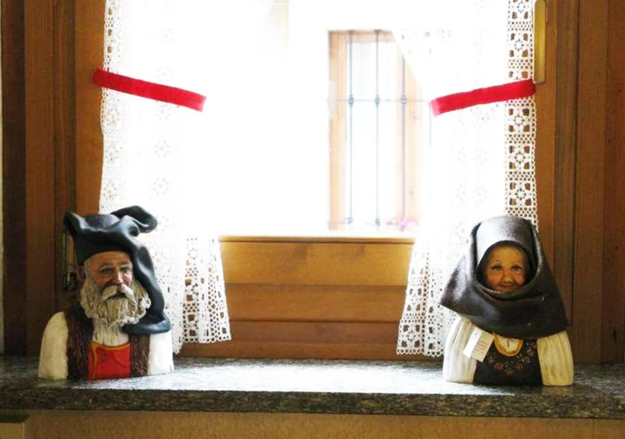 Decorative detail in Hotel Bucaneve