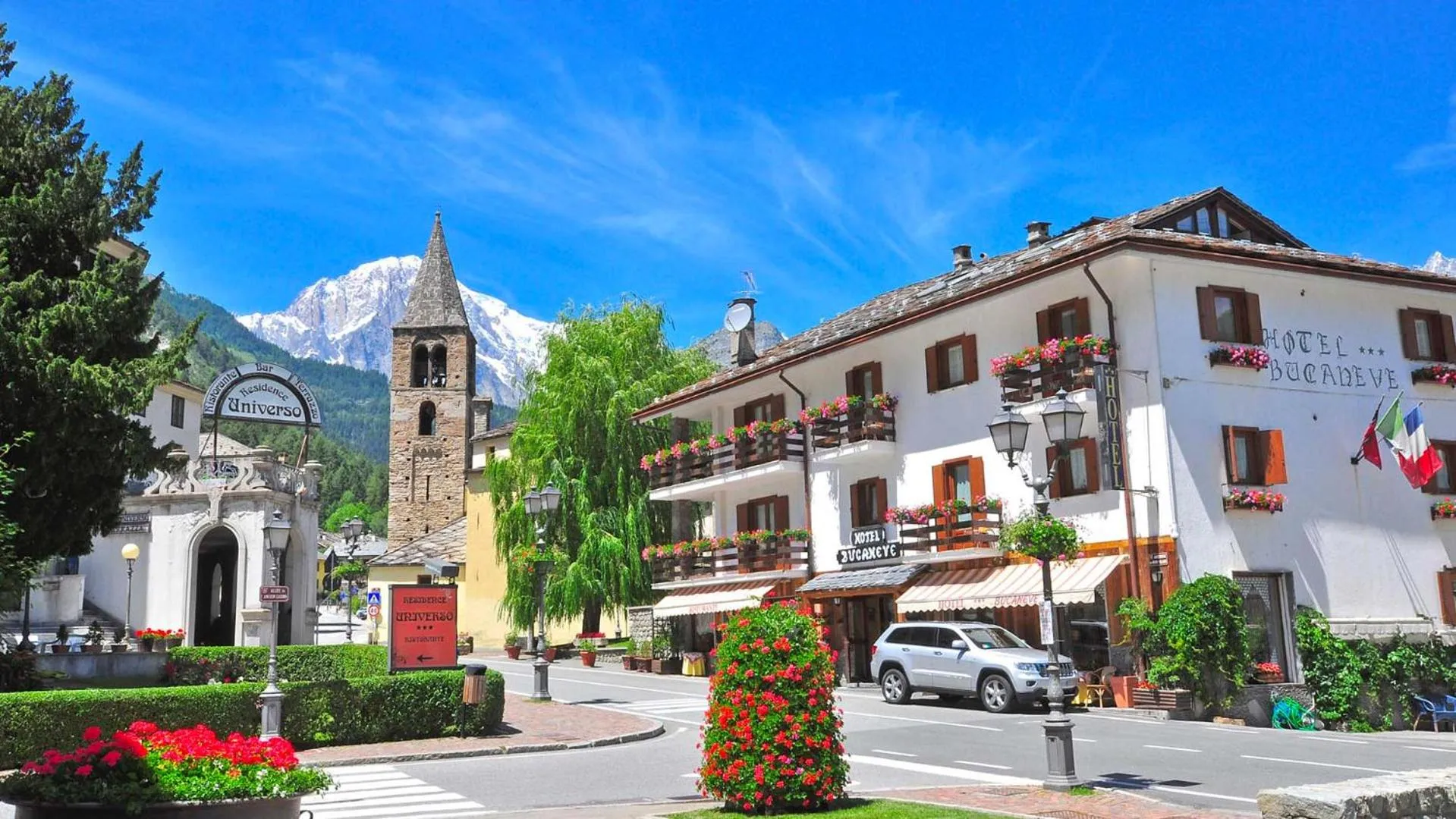 Property building in Hotel Bucaneve