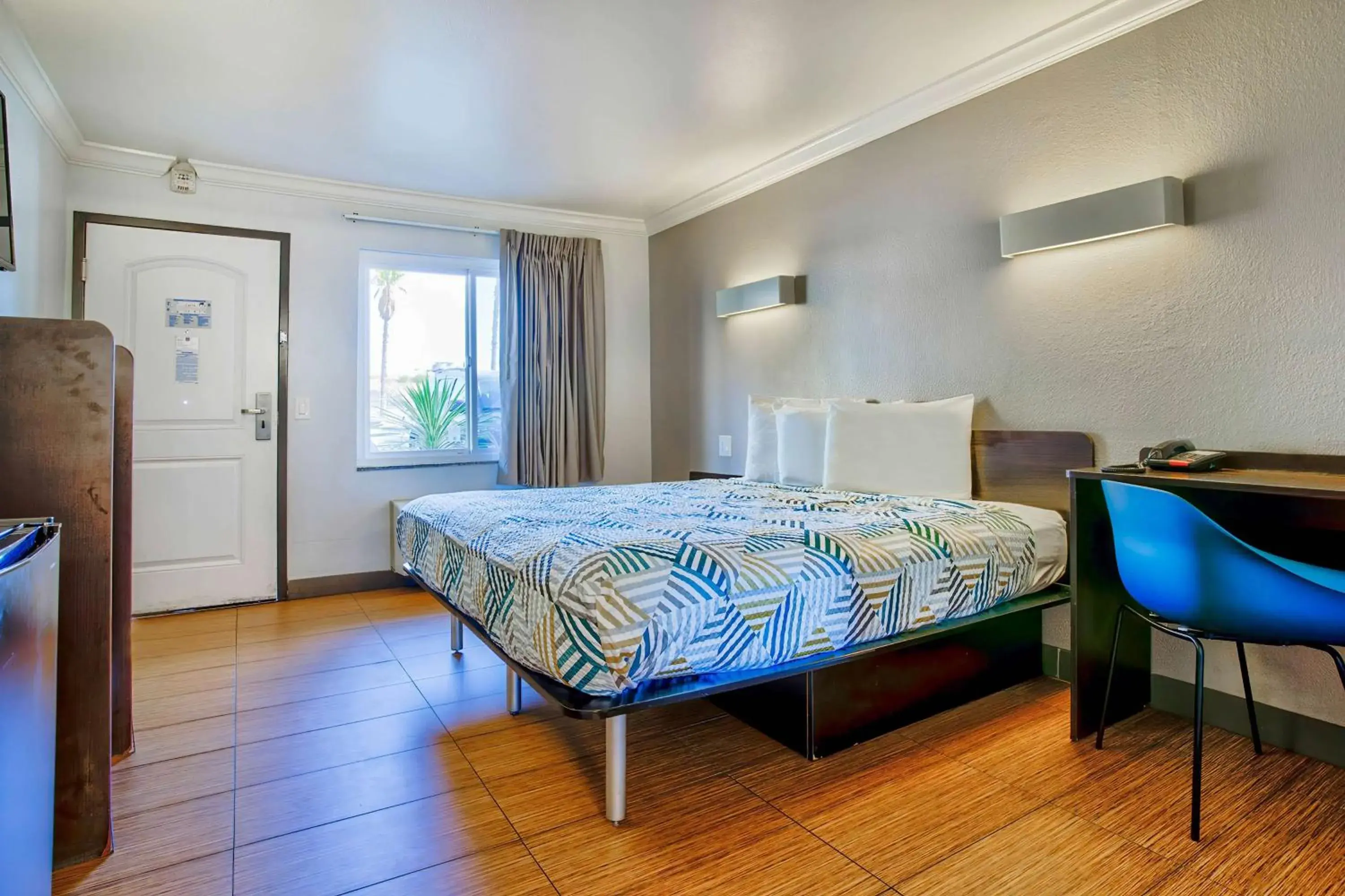 Queen Room - Smoking in Motel 6-Menifee, CA Queen Room - Smoking in Motel 6-Menifee, CA