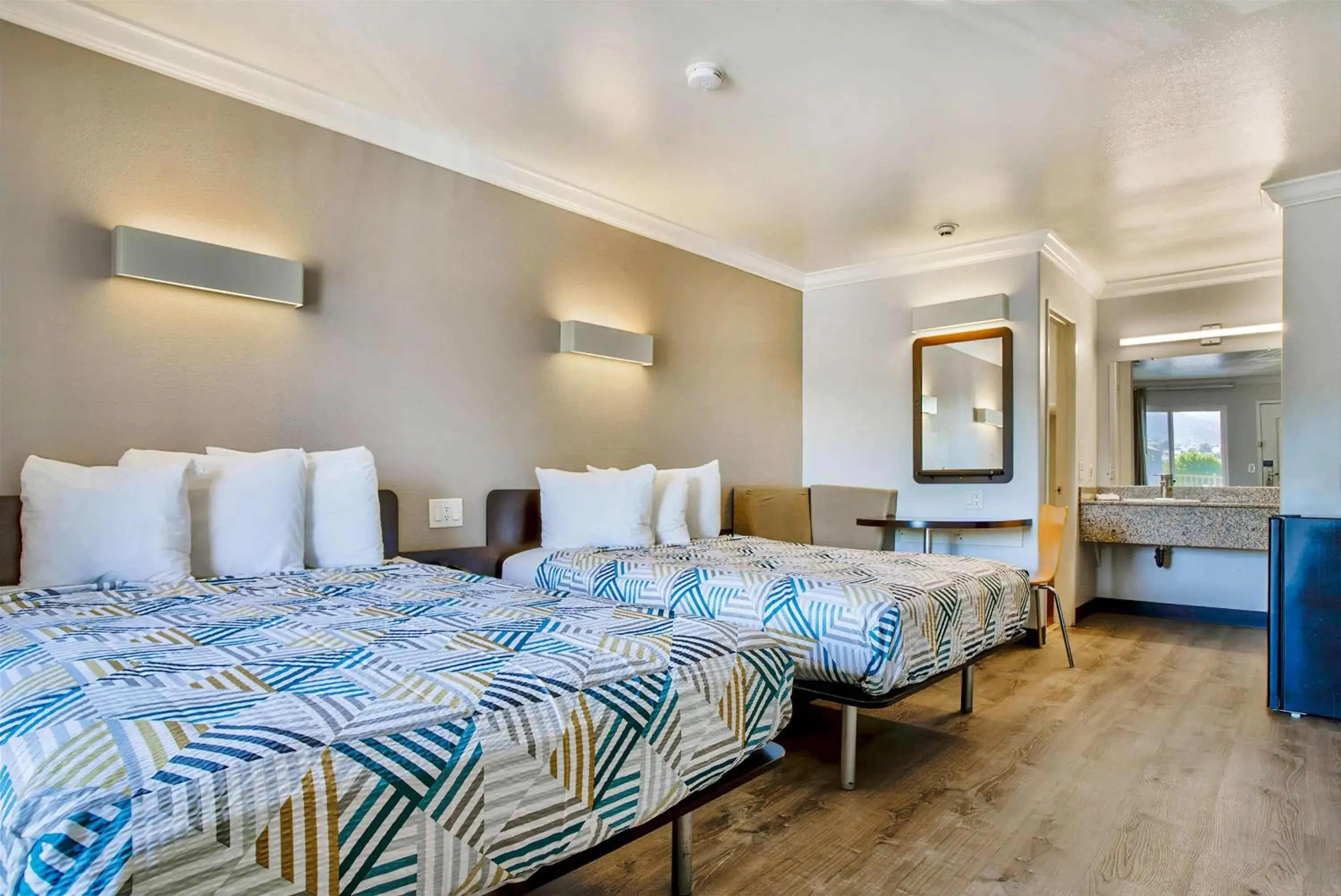 Queen Room with Two Queen Beds - Non-Smoking in Motel 6-Menifee, CA Queen Room with Two Queen Beds - Non-Smoking in Motel 6-Menifee, CA