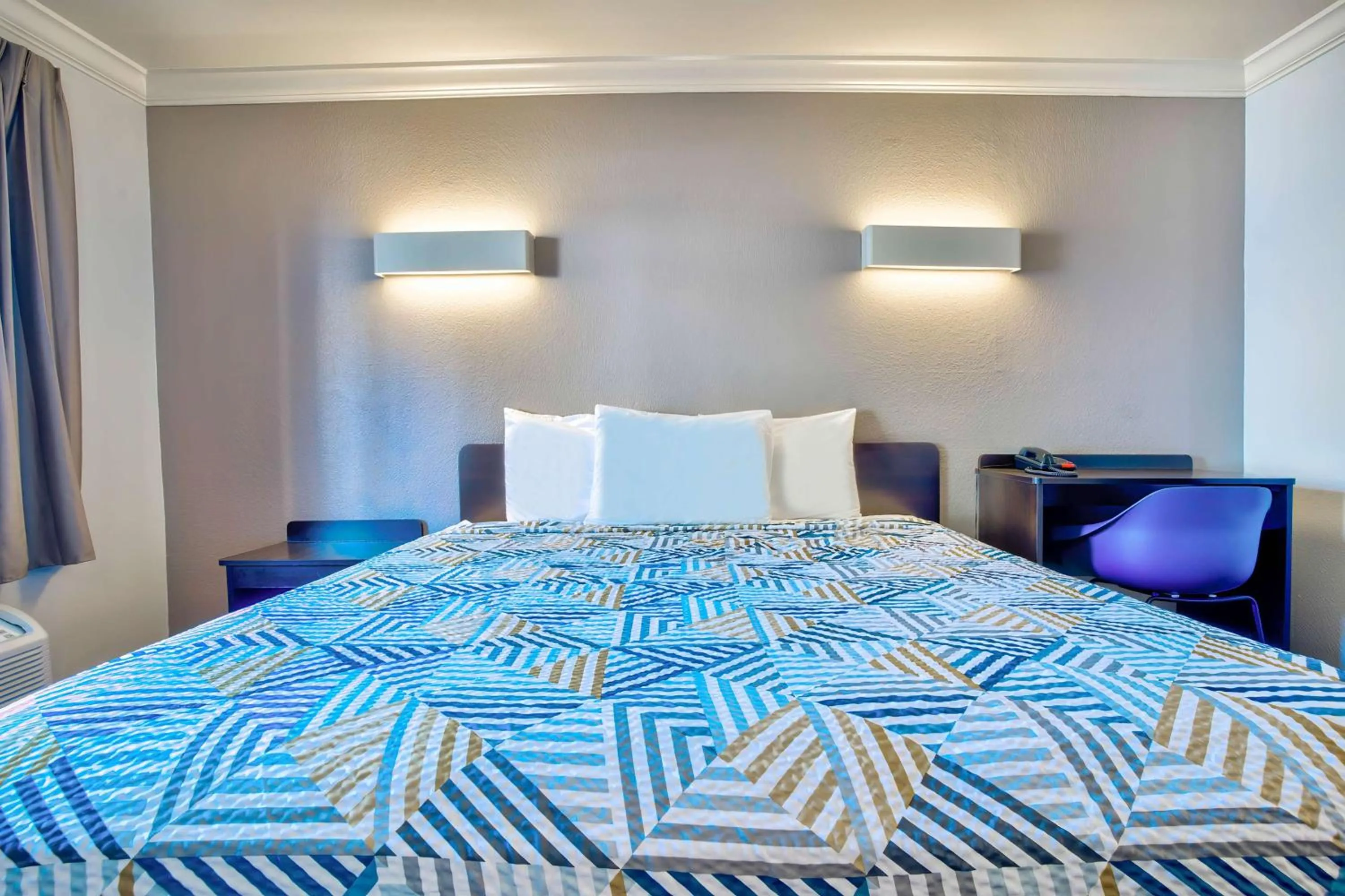 Bedroom, Bed in Motel 6-Menifee, CA