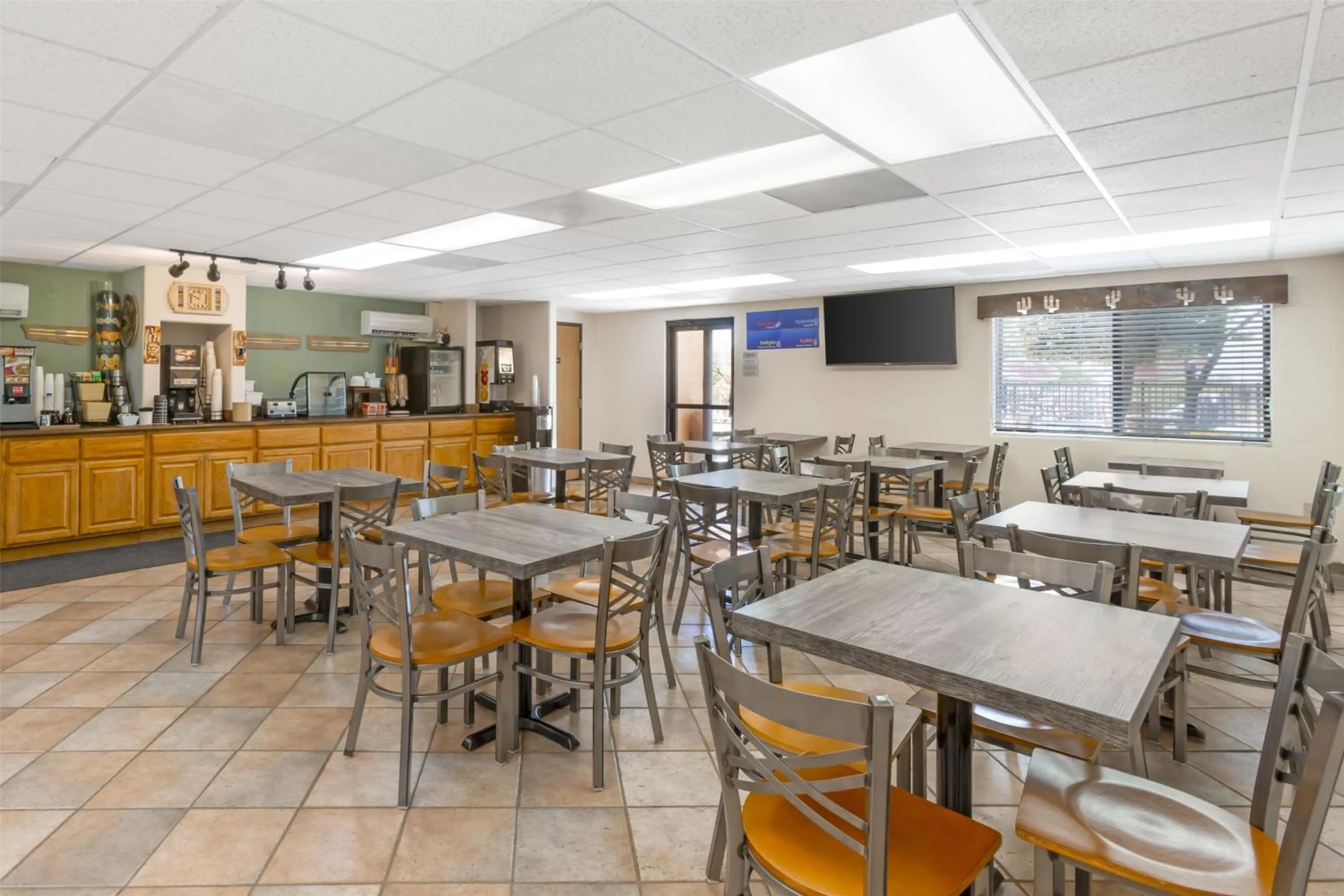 Breakfast in Best Western Gold Canyon Inn & Suites