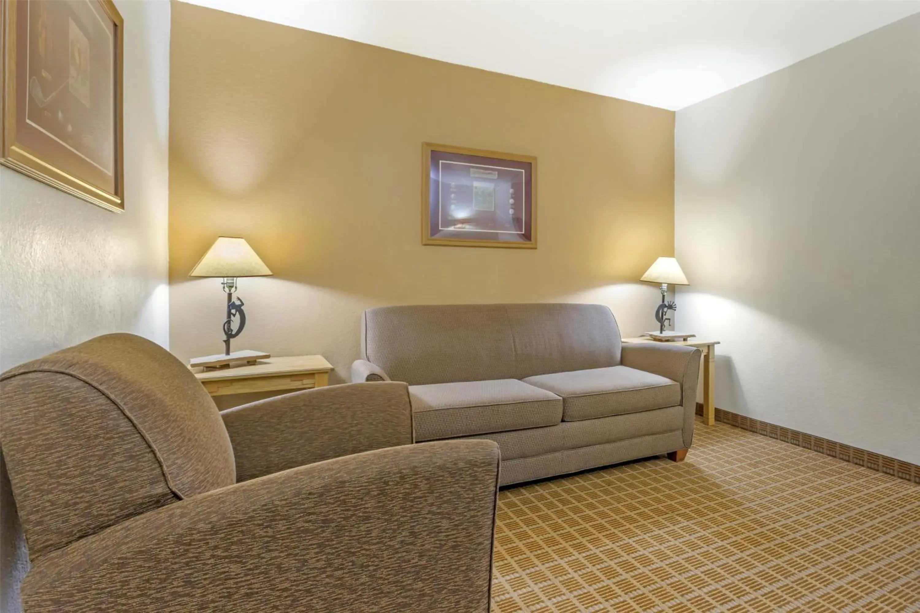 King Room with Sofa Bed - Disability Access/Walk-In Shower in Best Western Gold Canyon Inn & Suites King Room with Sofa Bed - Disability Access/Walk-In Shower in Best Western Gold Canyon Inn & Suites