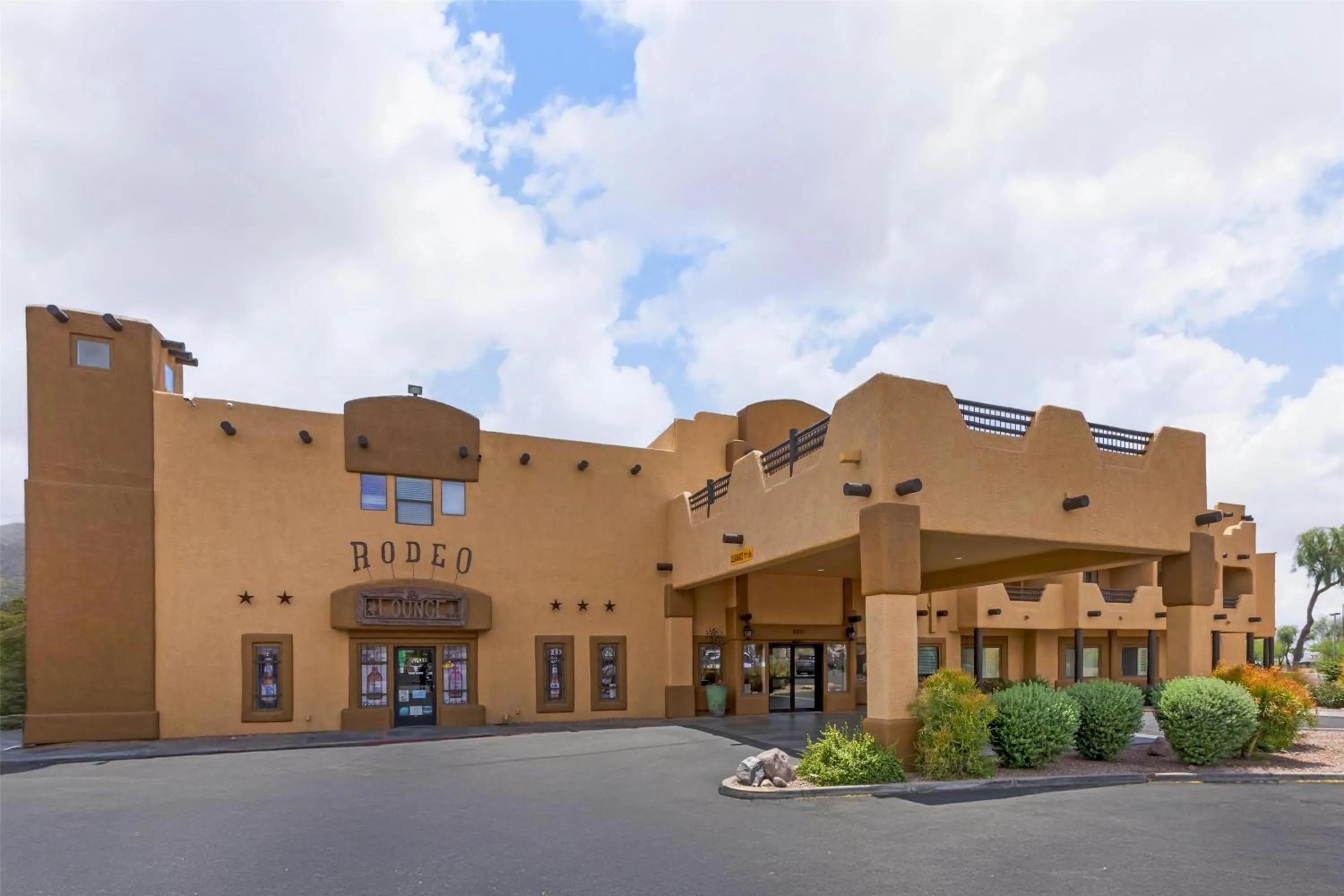 Property building in Best Western Gold Canyon Inn & Suites