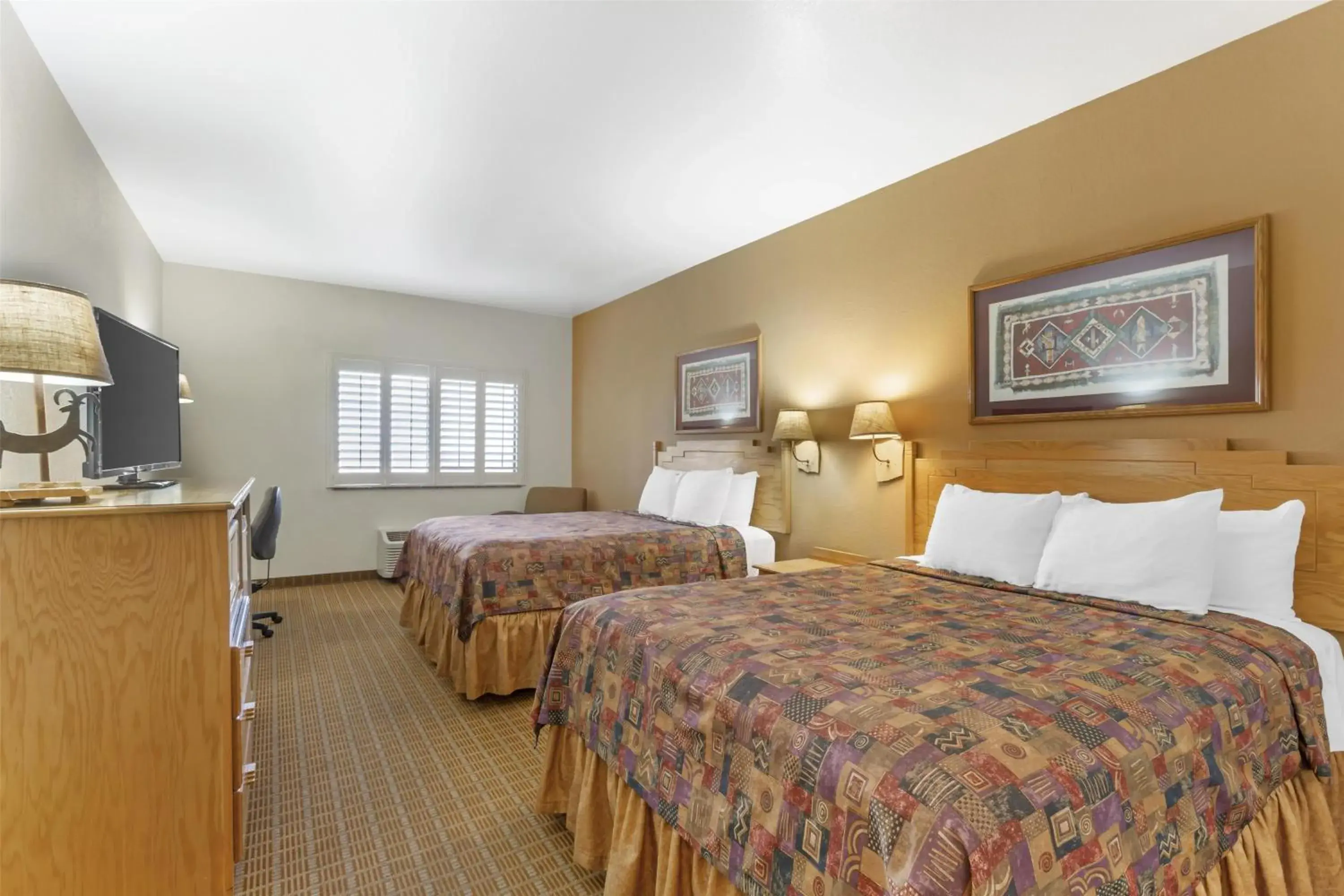Queen Room with Two Queen Beds and Pool View in Best Western Gold Canyon Inn & Suites Queen Room with Two Queen Beds and Pool View in Best Western Gold Canyon Inn & Suites