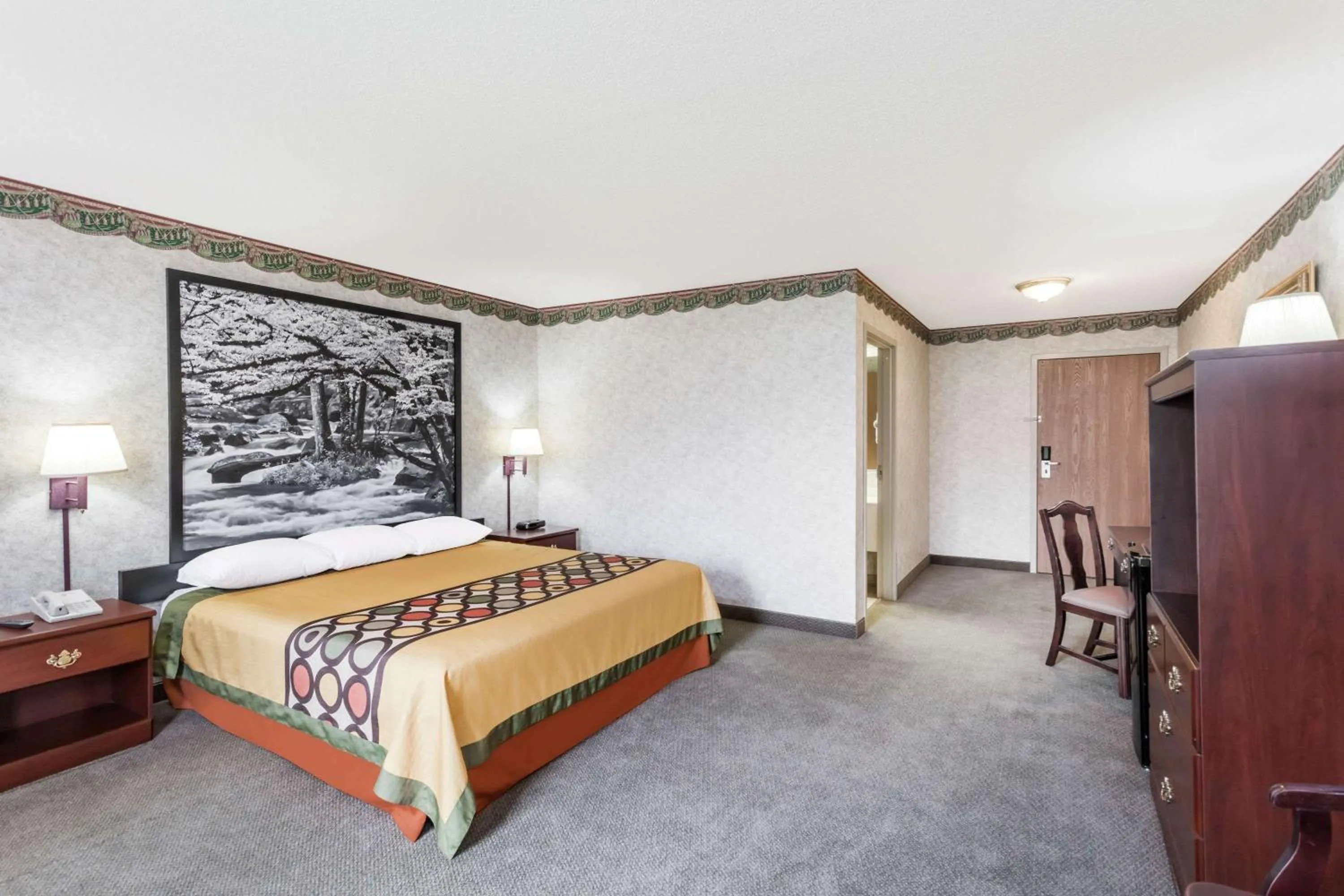 Photo of the whole room, Bed in Super 8 by Wyndham Erwin, I-26 Exit 37