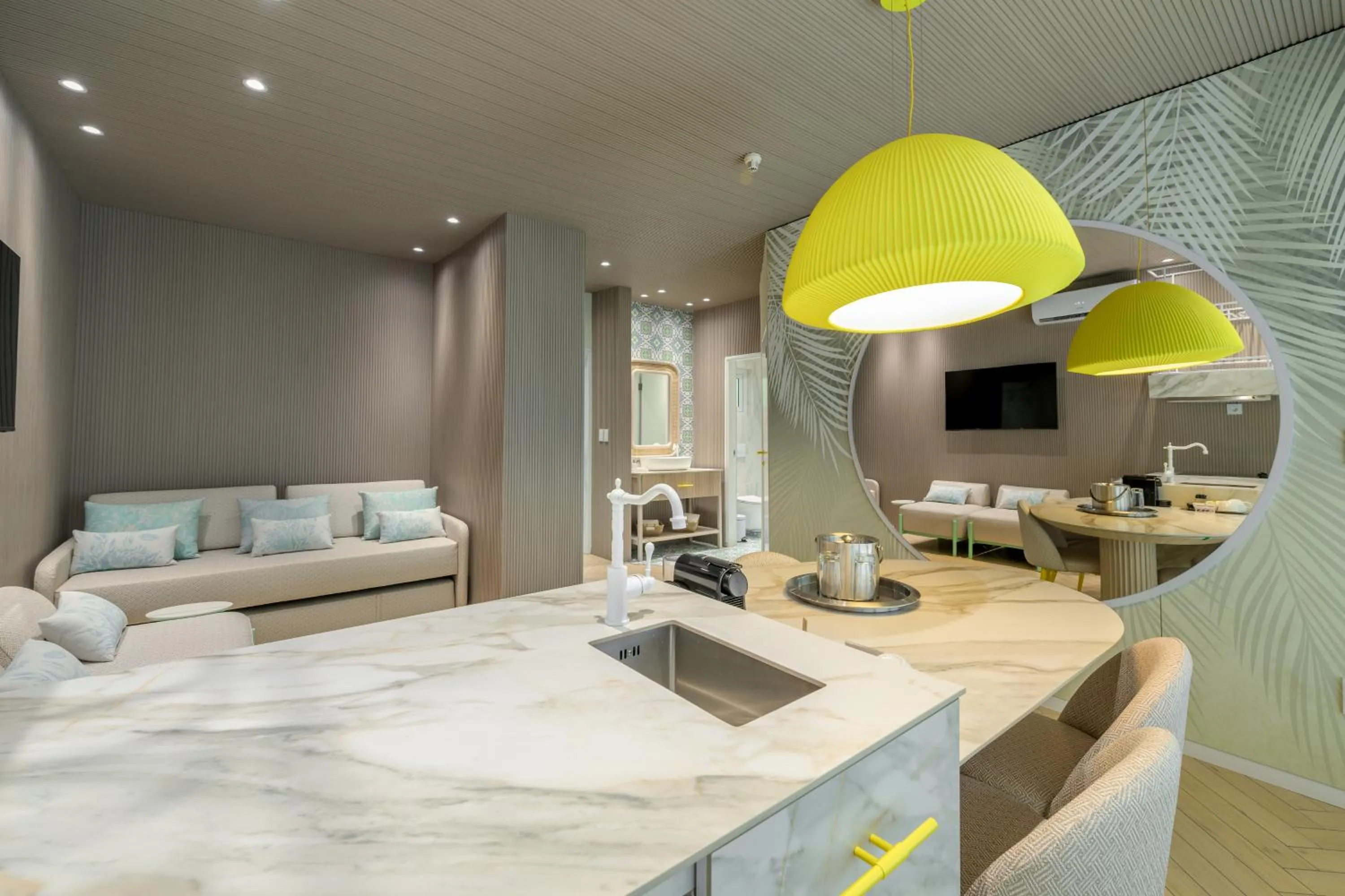 Trupial Hotel & Casino