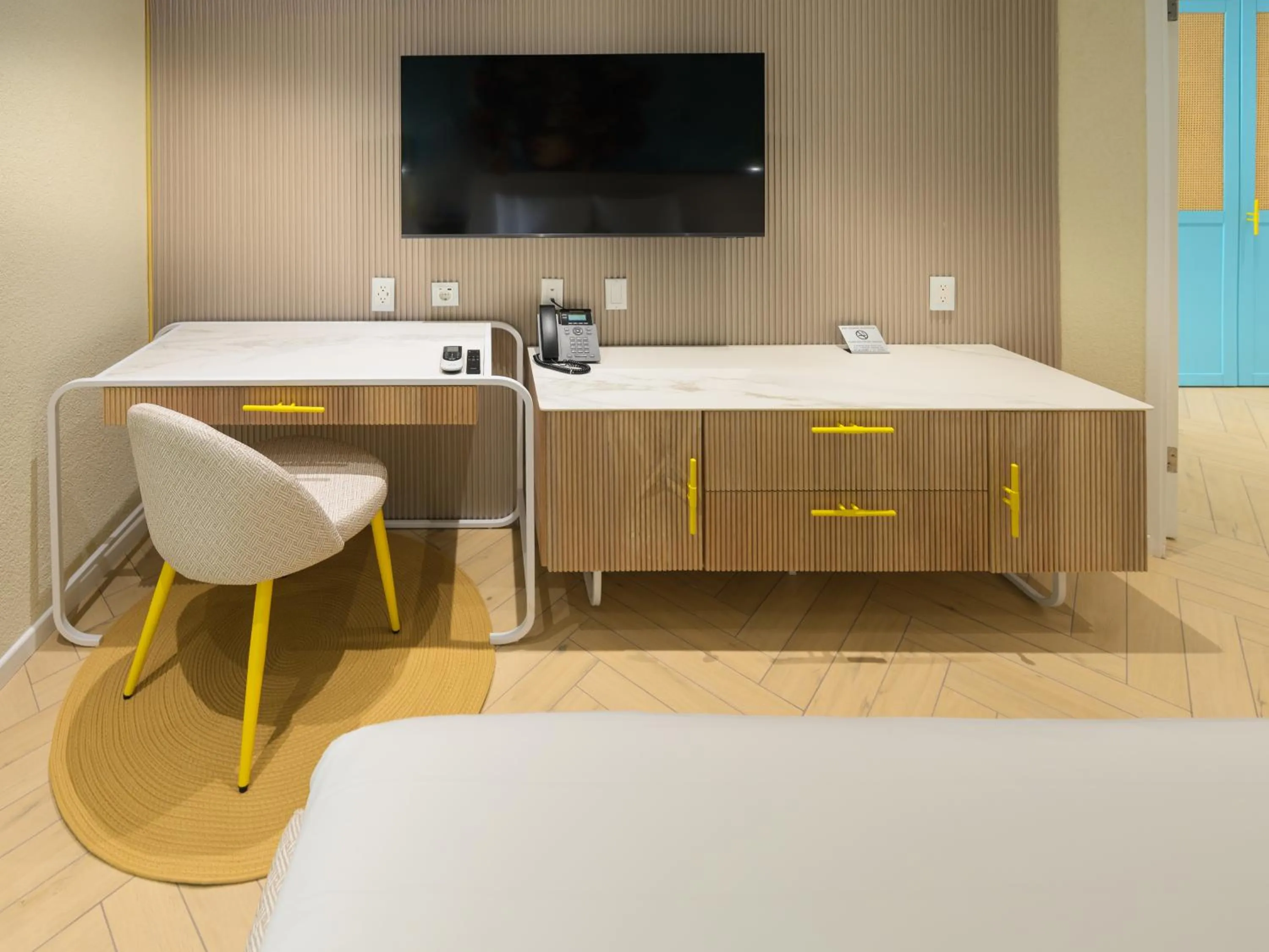 Trupial Hotel & Casino