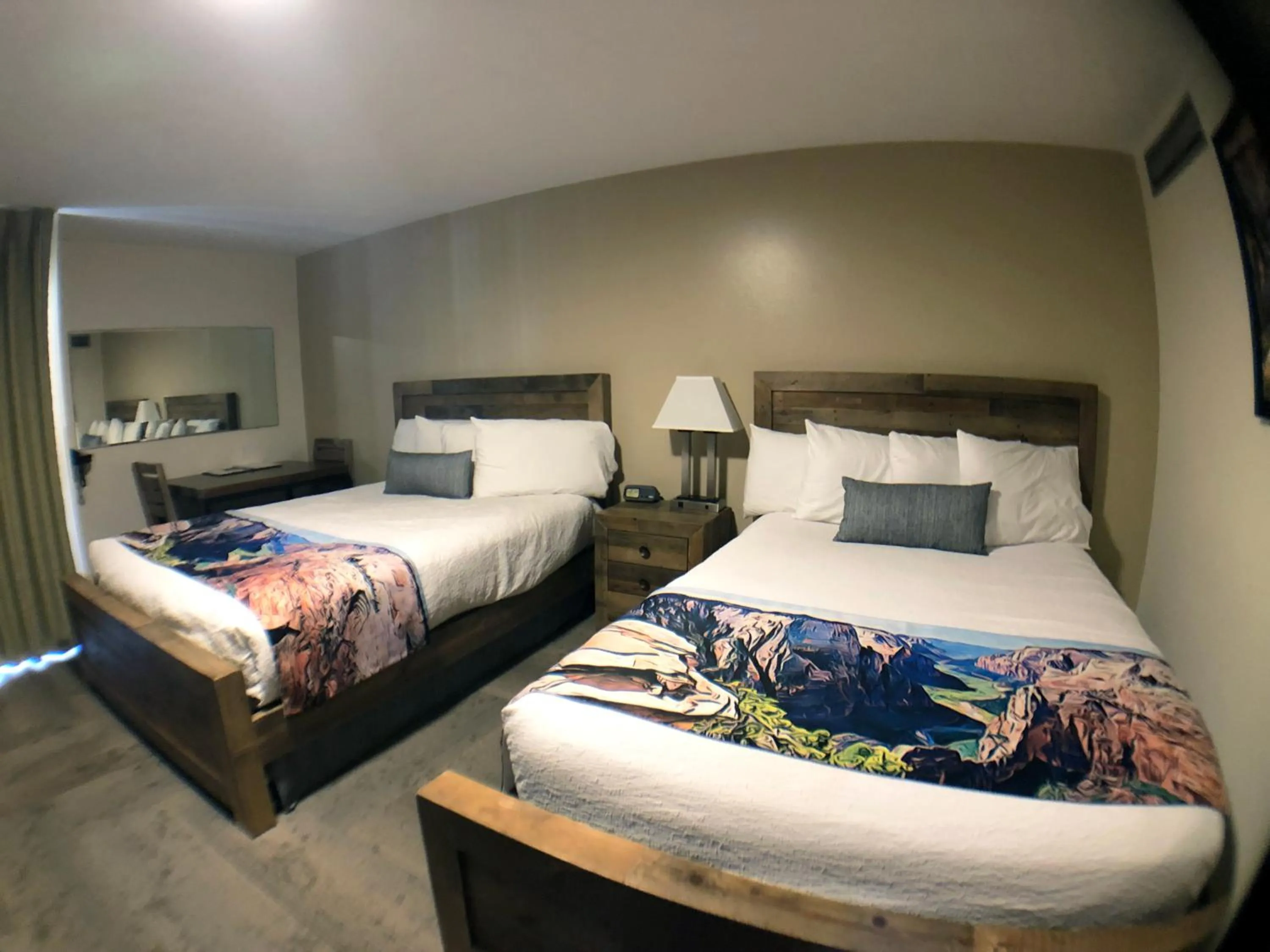 Bedroom, Bed in Bumbleberry Inn