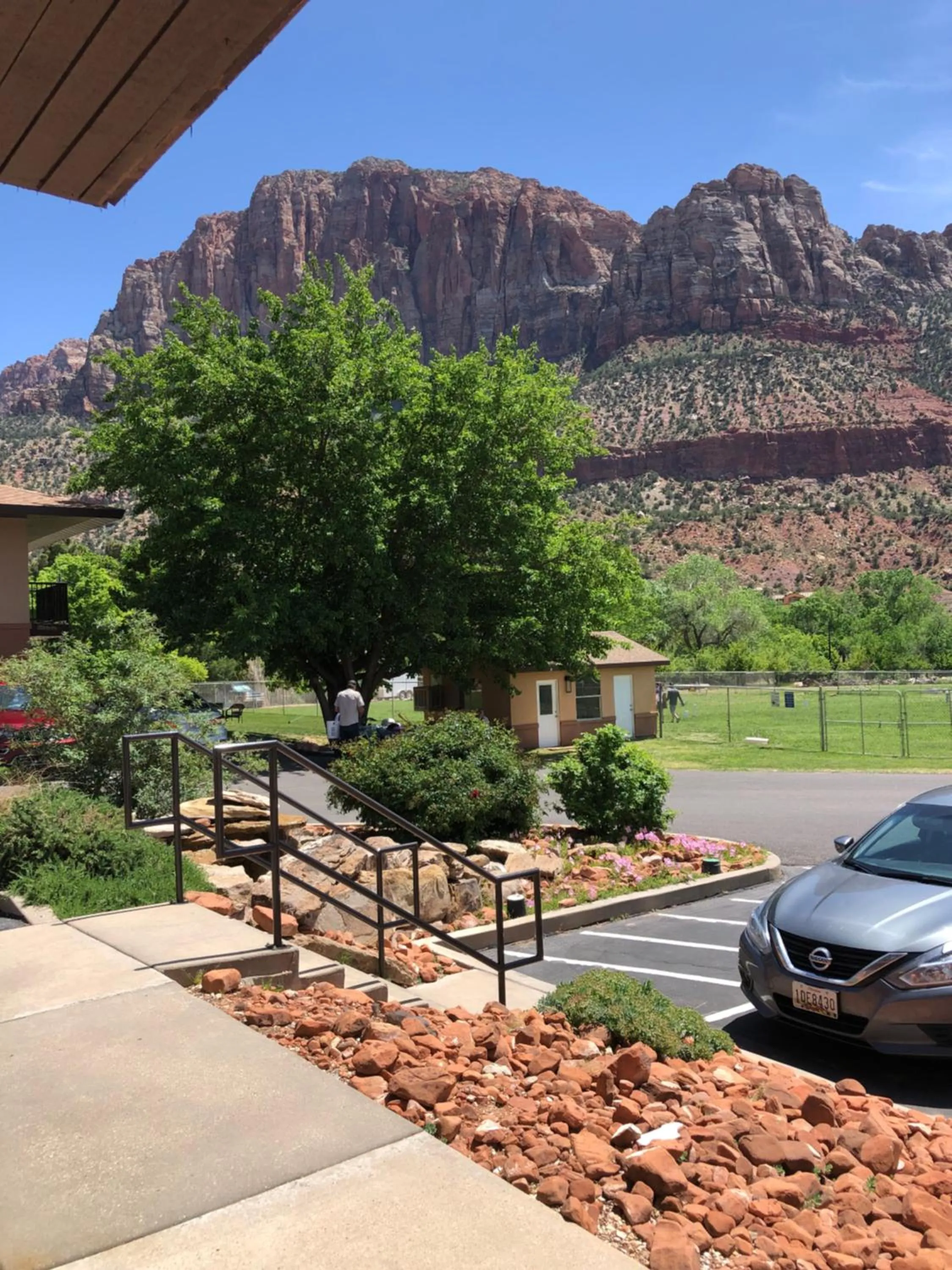 Mountain view in Bumbleberry Inn