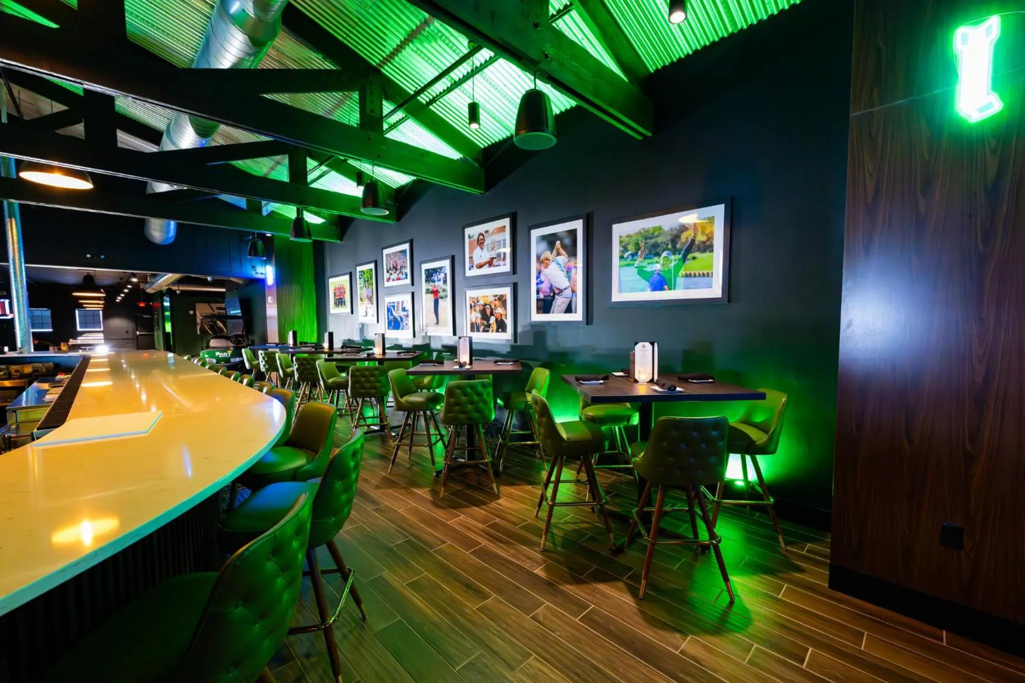 Lounge or bar in Holiday Inn St. Paul Northeast - Lake Elmo by IHG