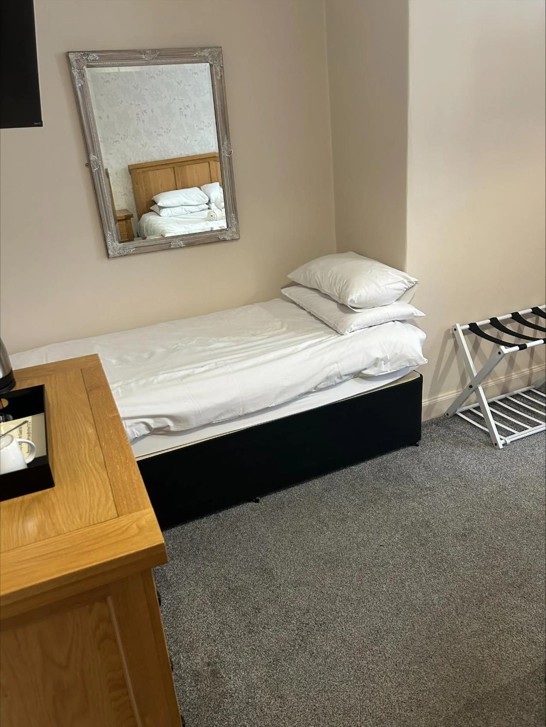 Bedroom, Bed in Whisky Capital Inn