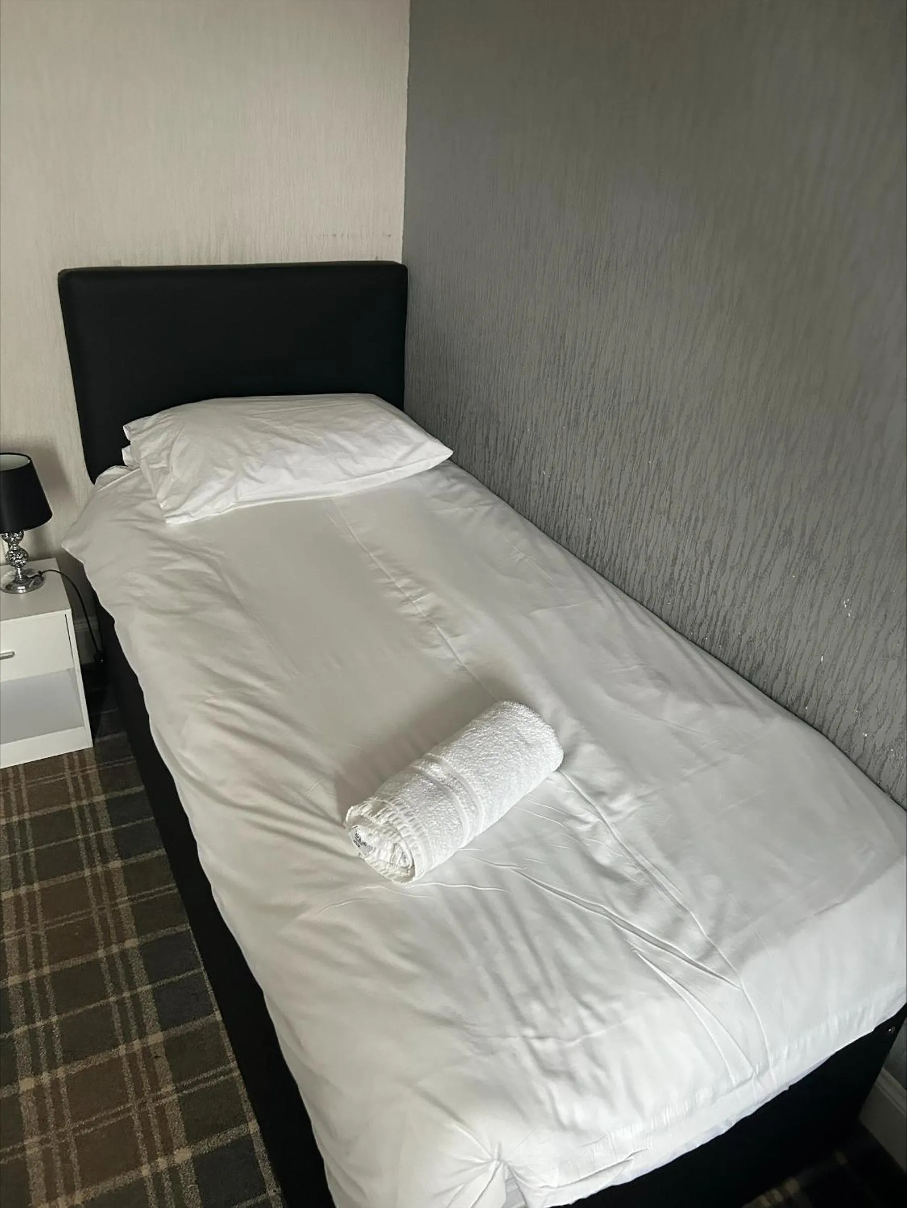 Bedroom, Bed in Whisky Capital Inn