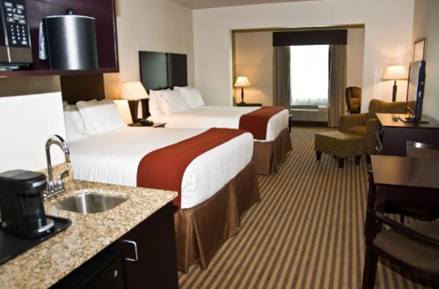 Bed in Holiday Inn Express and Suites Heber Springs by IHG