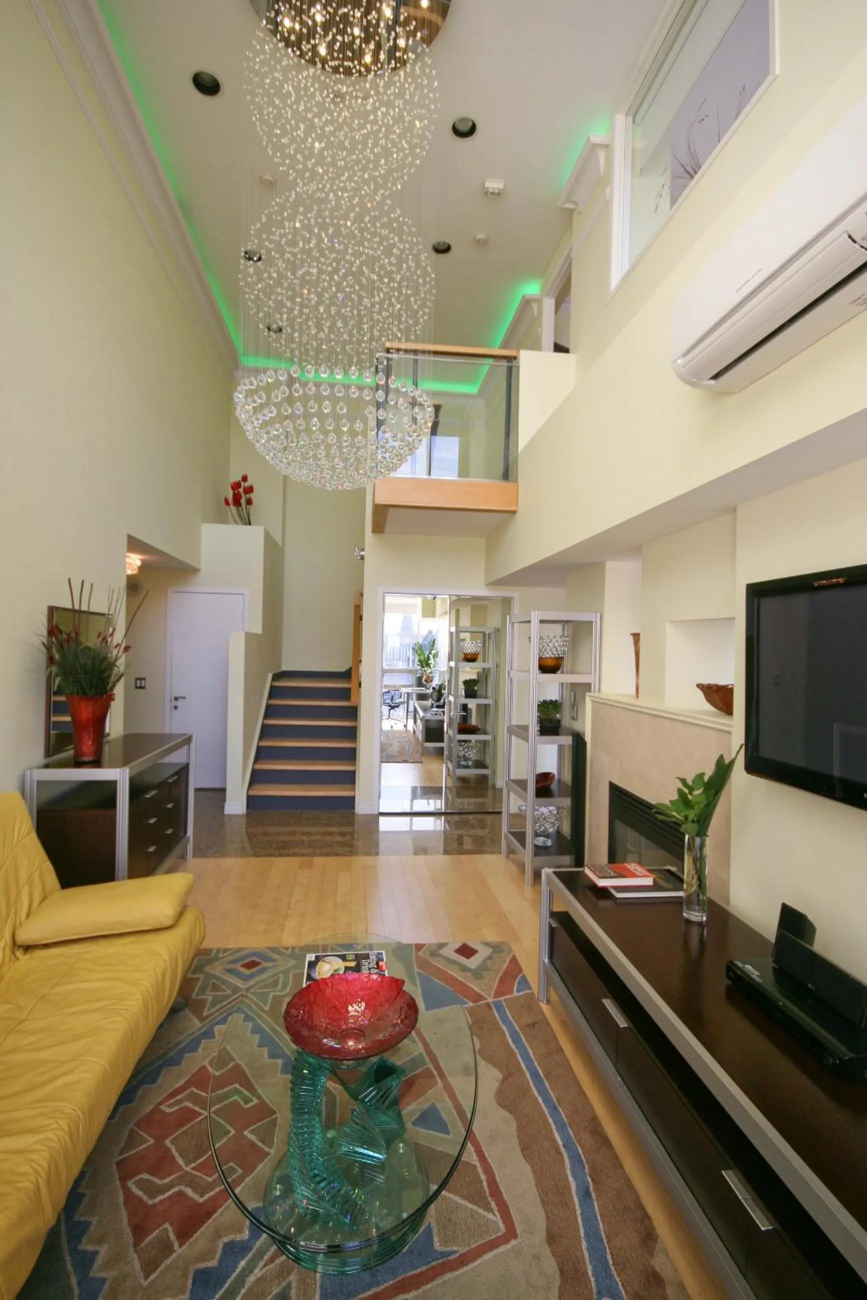 Living room in Yonge Suites Apart Hotel