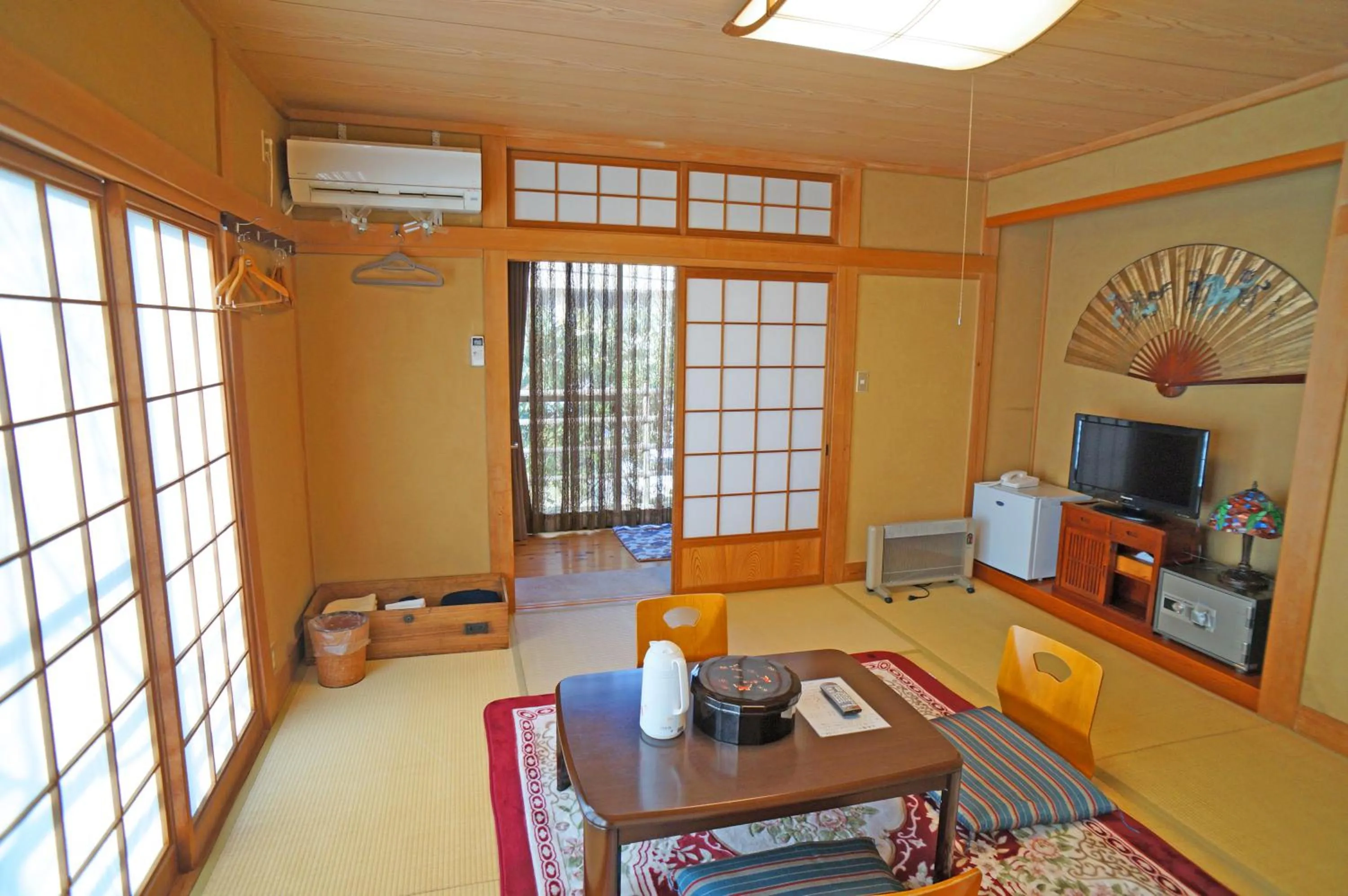 Photo of the whole room in Yufunoyado Kifu
