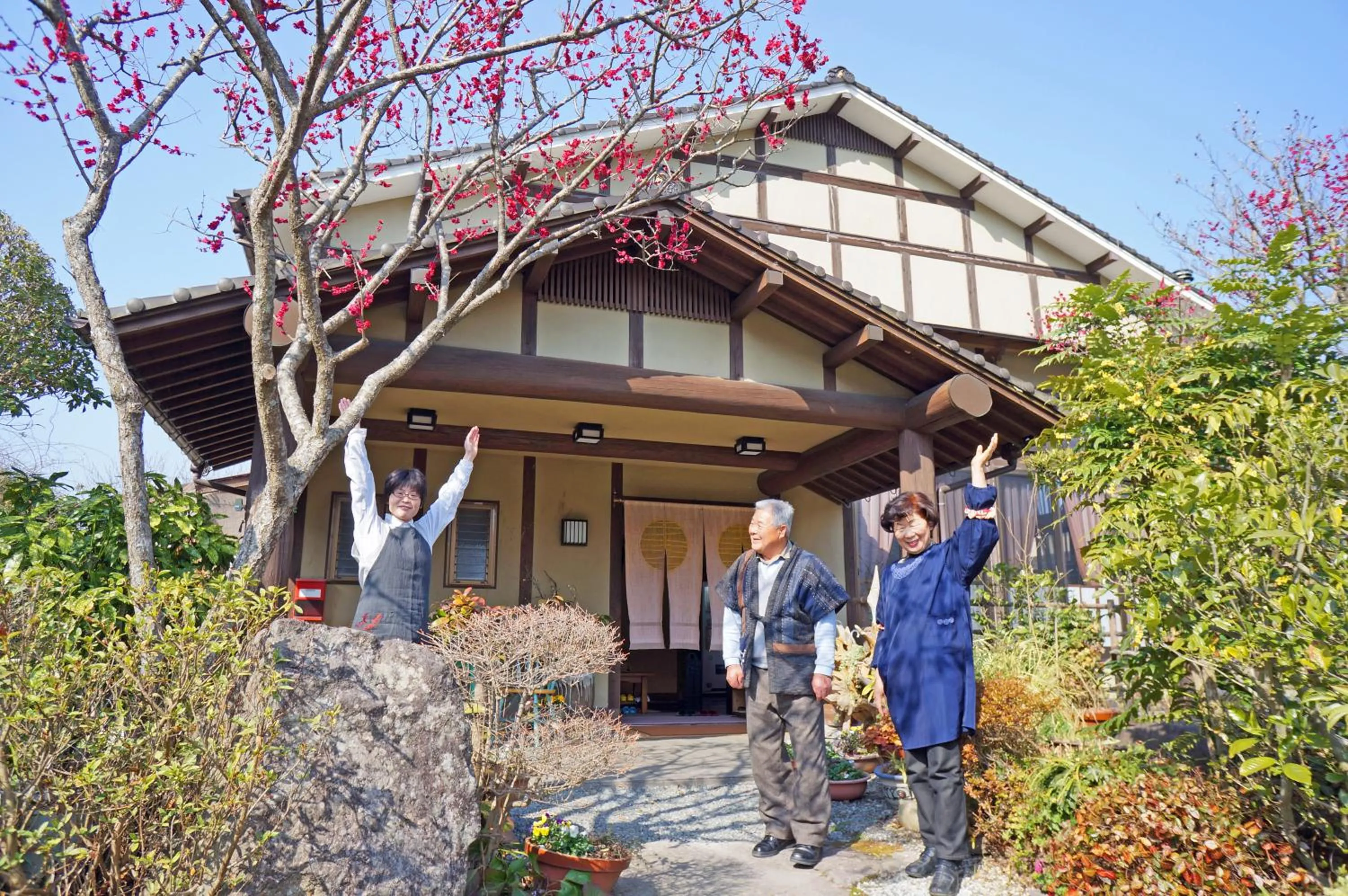Staff in Yufunoyado Kifu